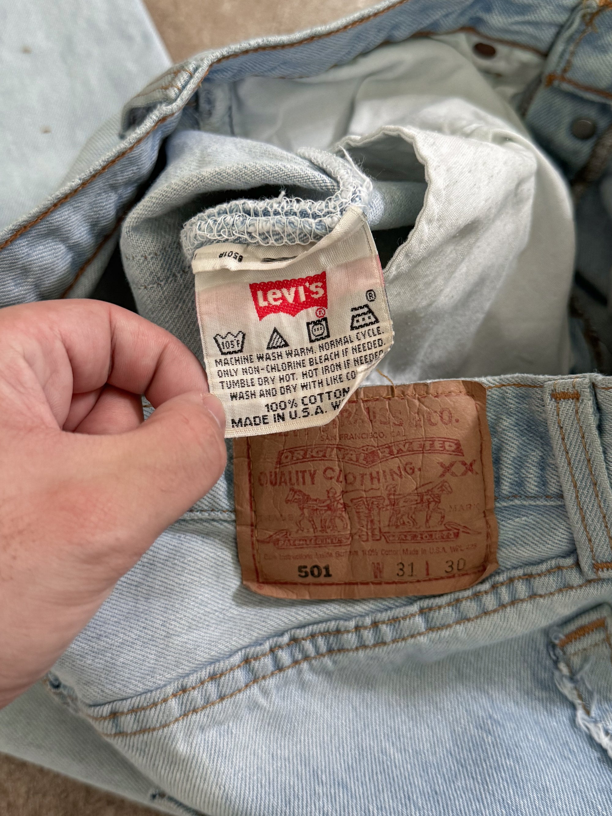 1990s Levis Light Blue 501 Released Hem (29X29)