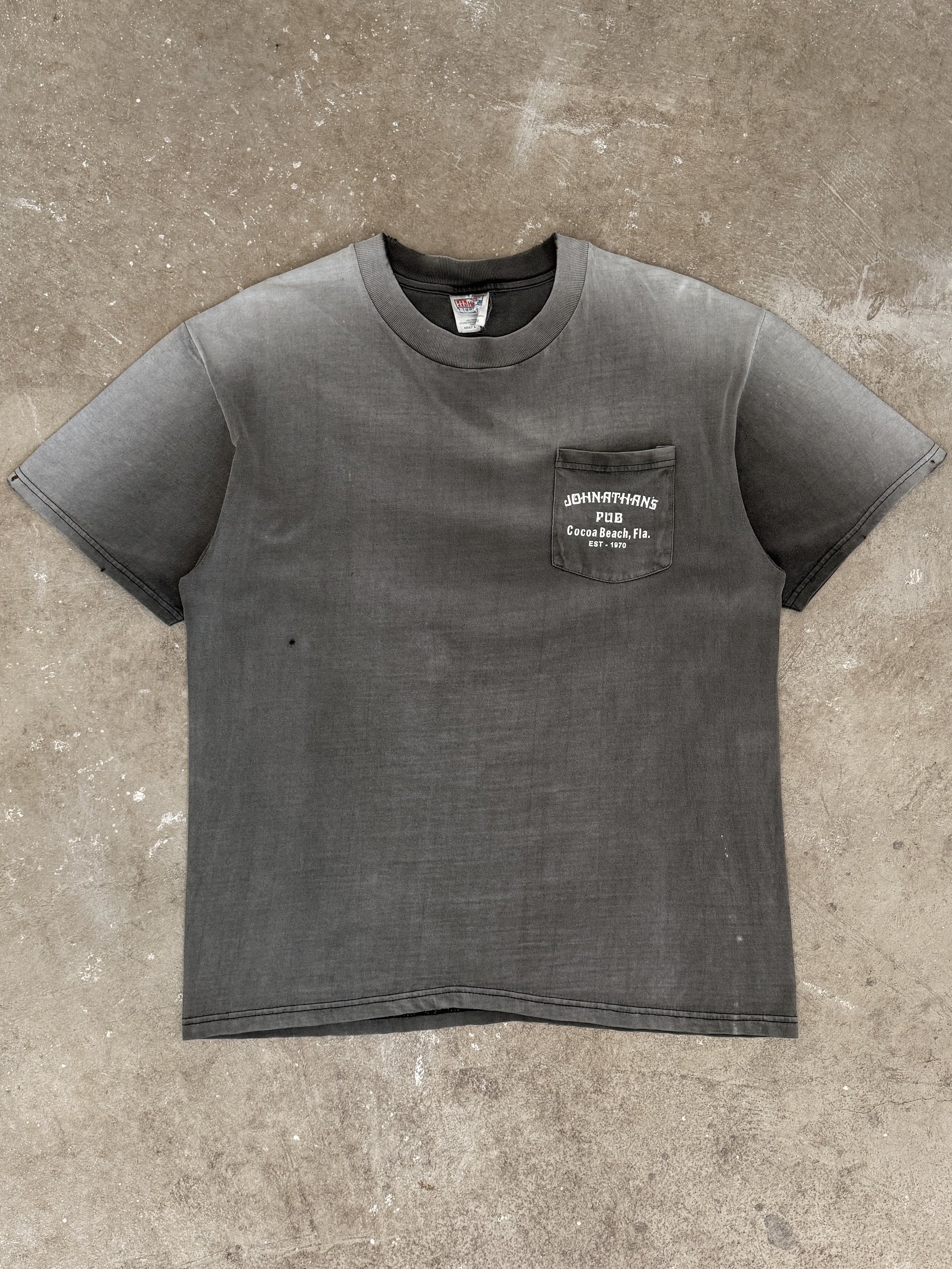 1990s "Johnathan's Pub" Faded Pocket Tee (L)