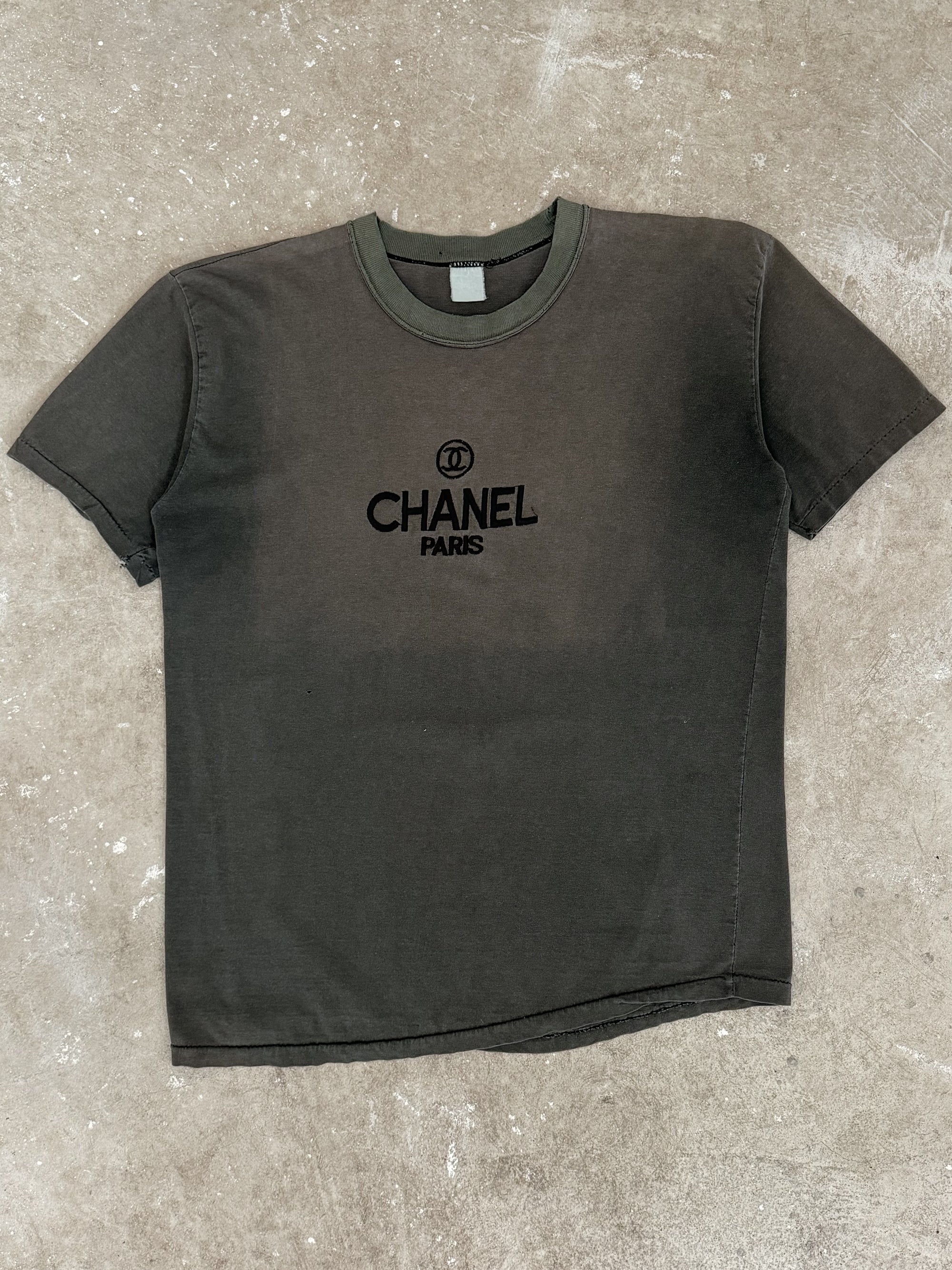 1980s/90s "Chanel" Bootleg Faded Tee (M)