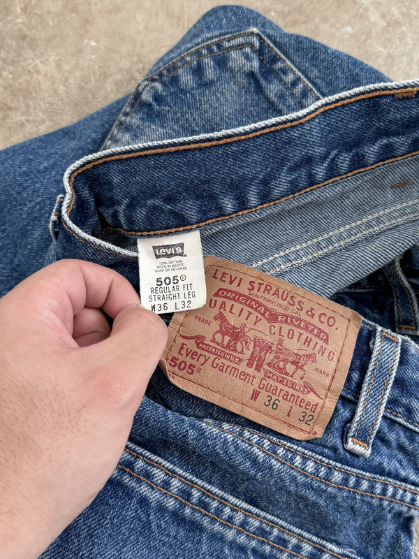 Early 00s Levis Faded Blue 505 (34X31)