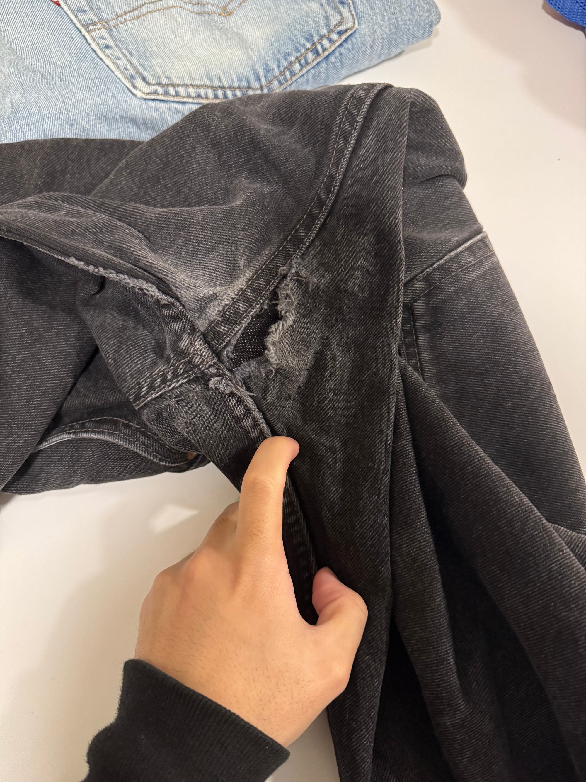 1990s Levi’s Faded Black 501 (40X34)