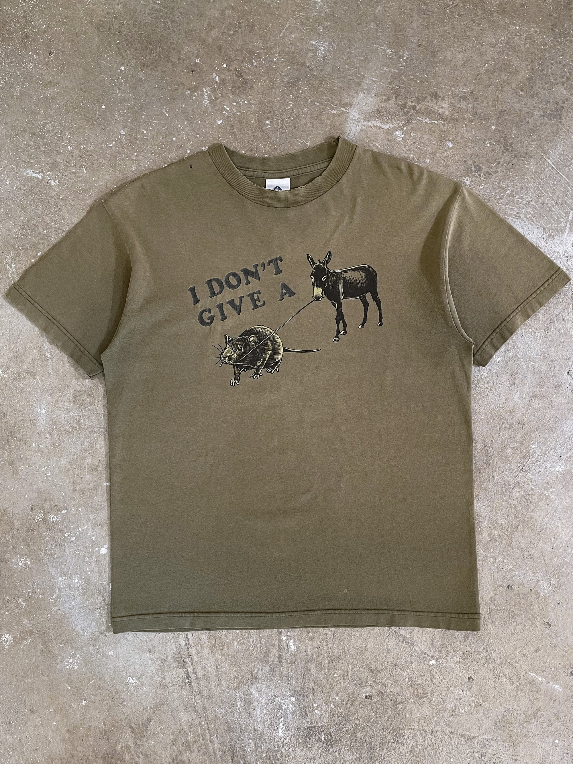 2000s “I Don’t Give A Rats Ass” Distressed Faded Tee (M)