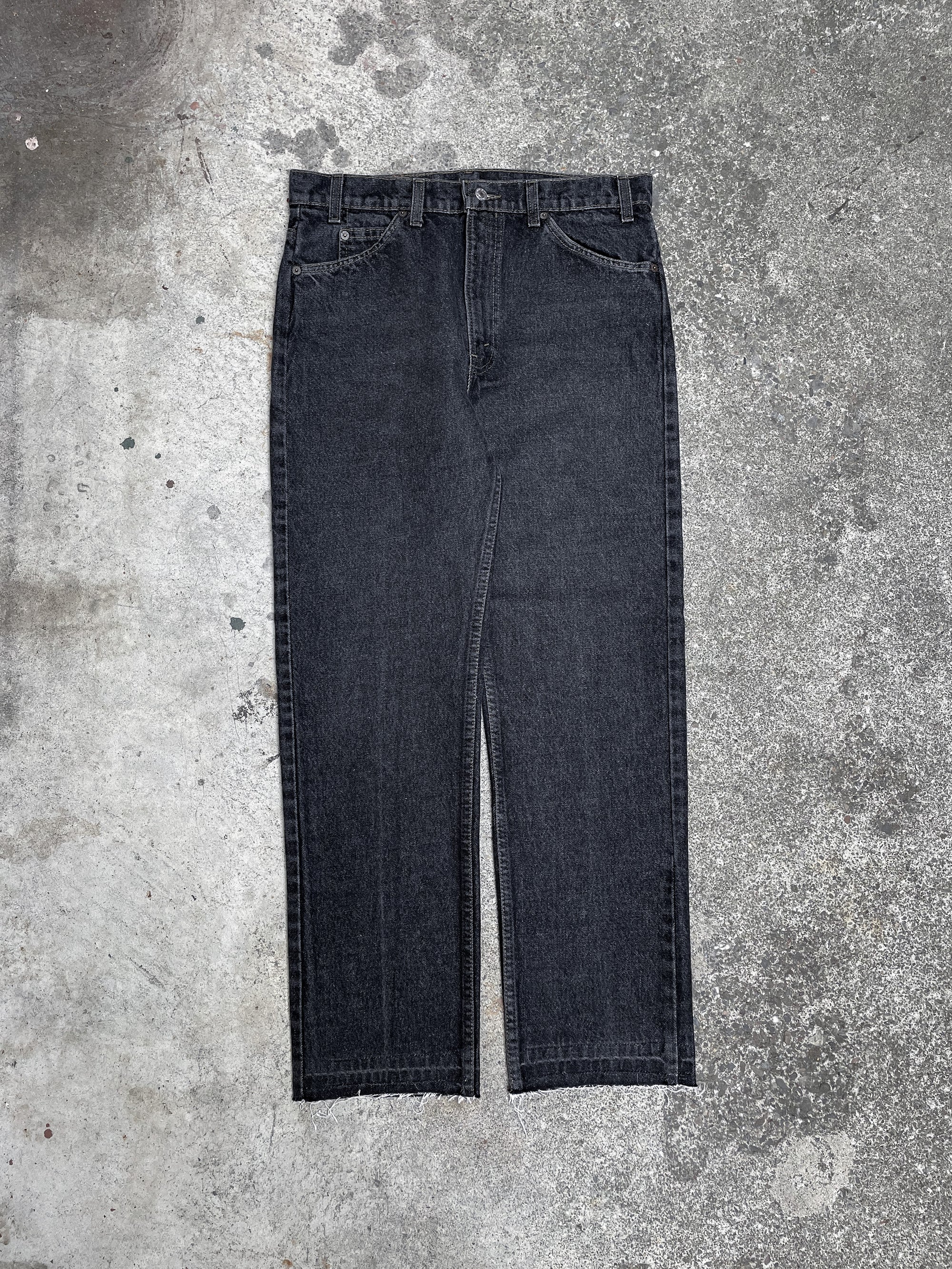 1980s/90s Levi’s Faded Dark Charcoal 505 Released Hem (33X29)