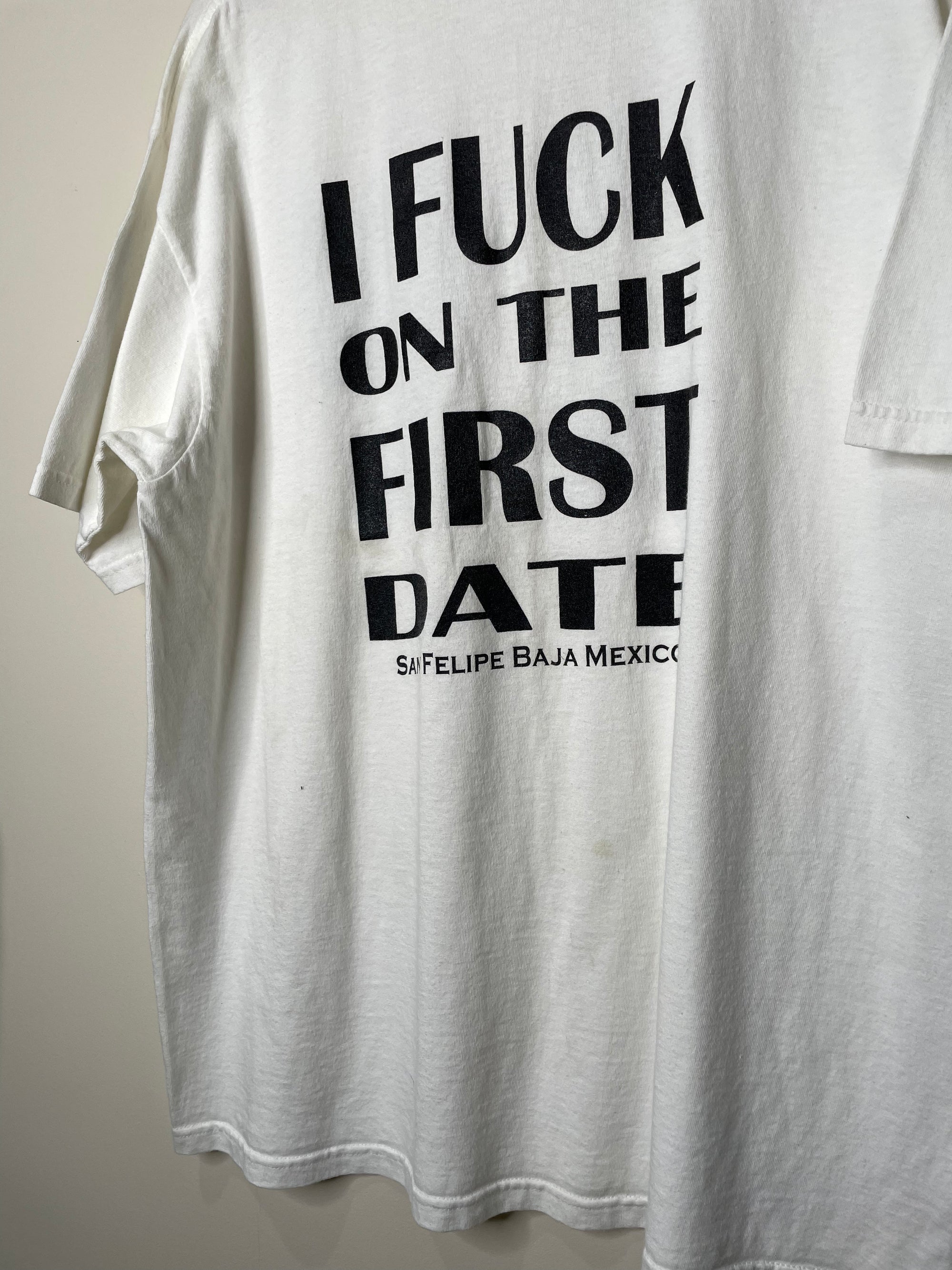 Vintage 00s “I Fuck On The First Date” Tourist Tee (XL)