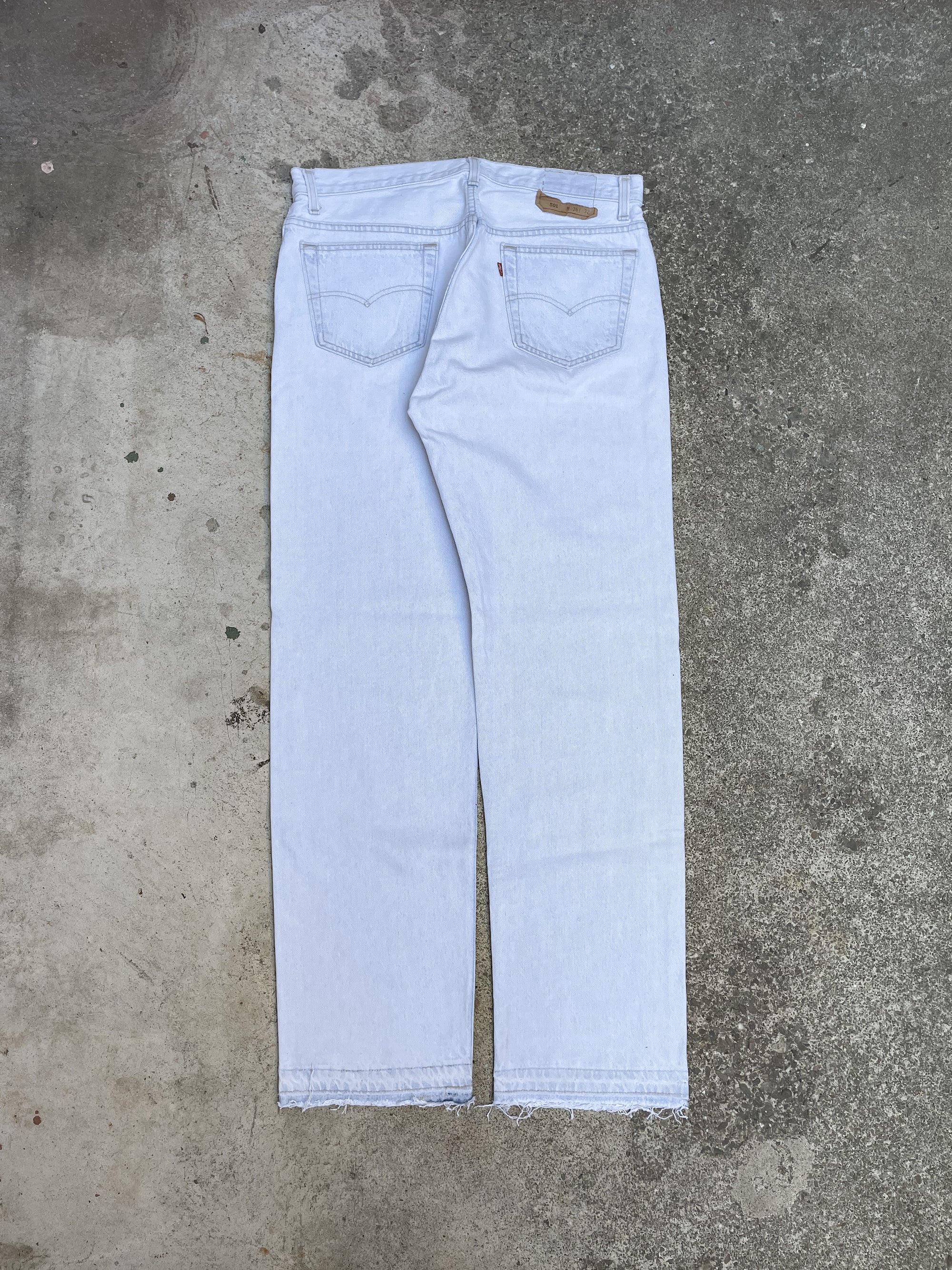 1990s Levi’s Light Pale Blue 501 Released Hem (34X31)