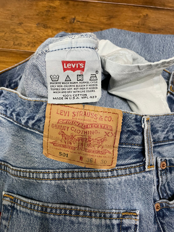 1990s Levi’s Faded Blue 501 Released Hem (33X29)