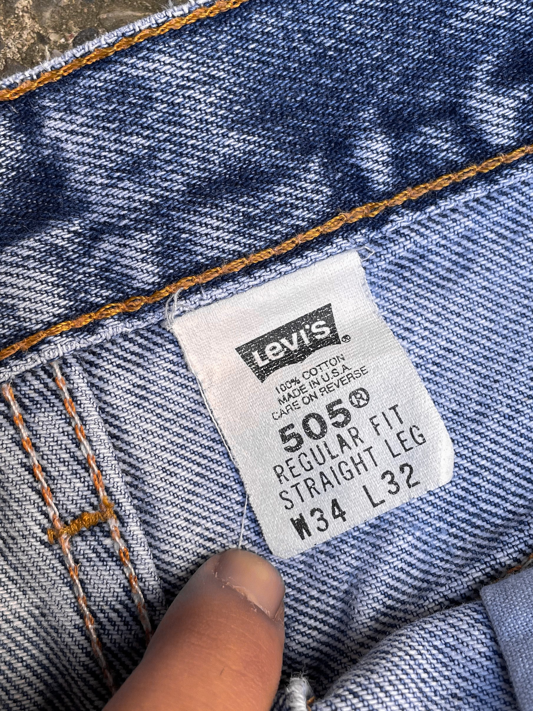 Vintage Levi’s Faded Blue 505 Released Hem (31X32)