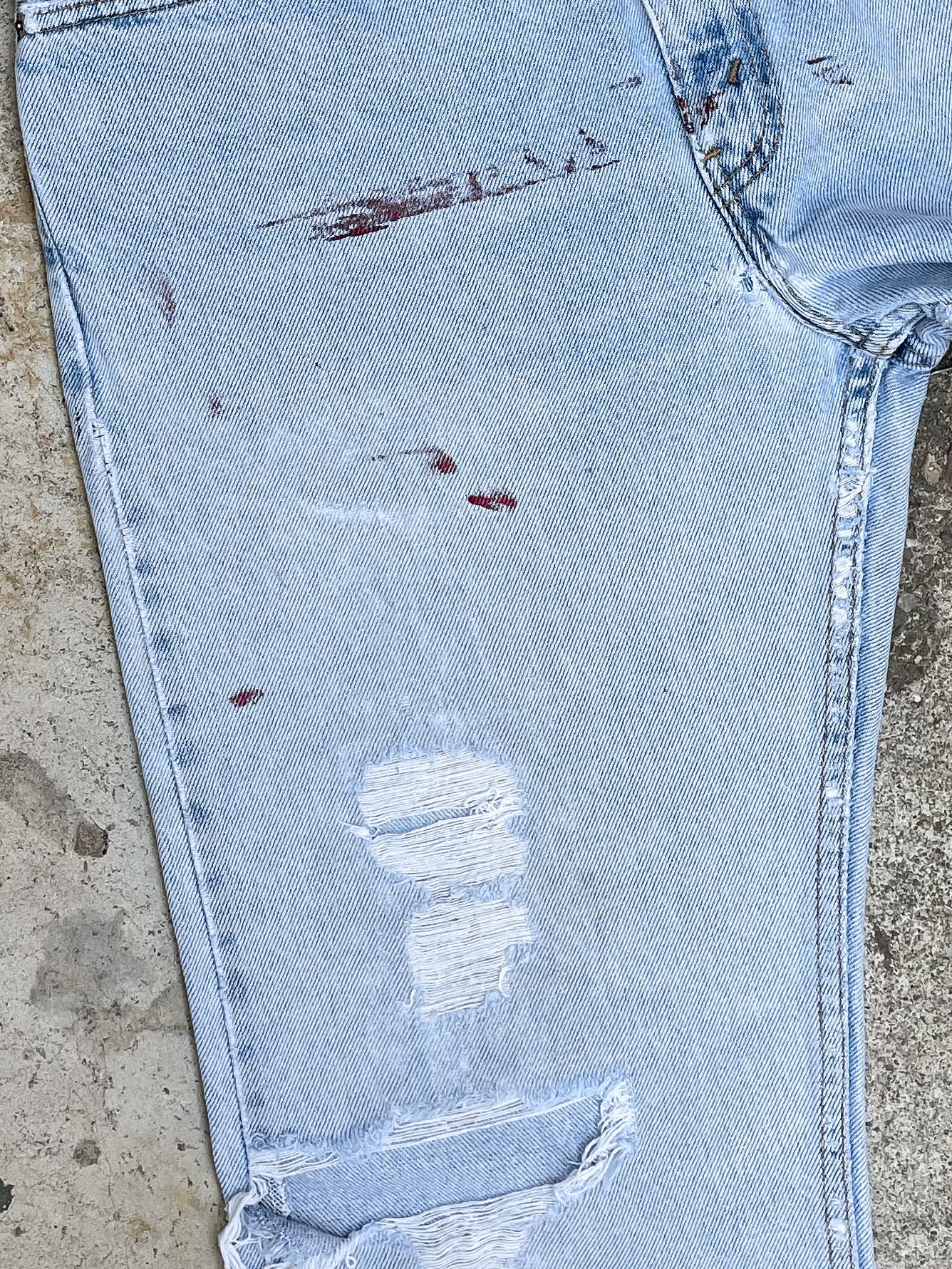 Vintage Levi’s Distressed Faded Blue 505 (31X31)