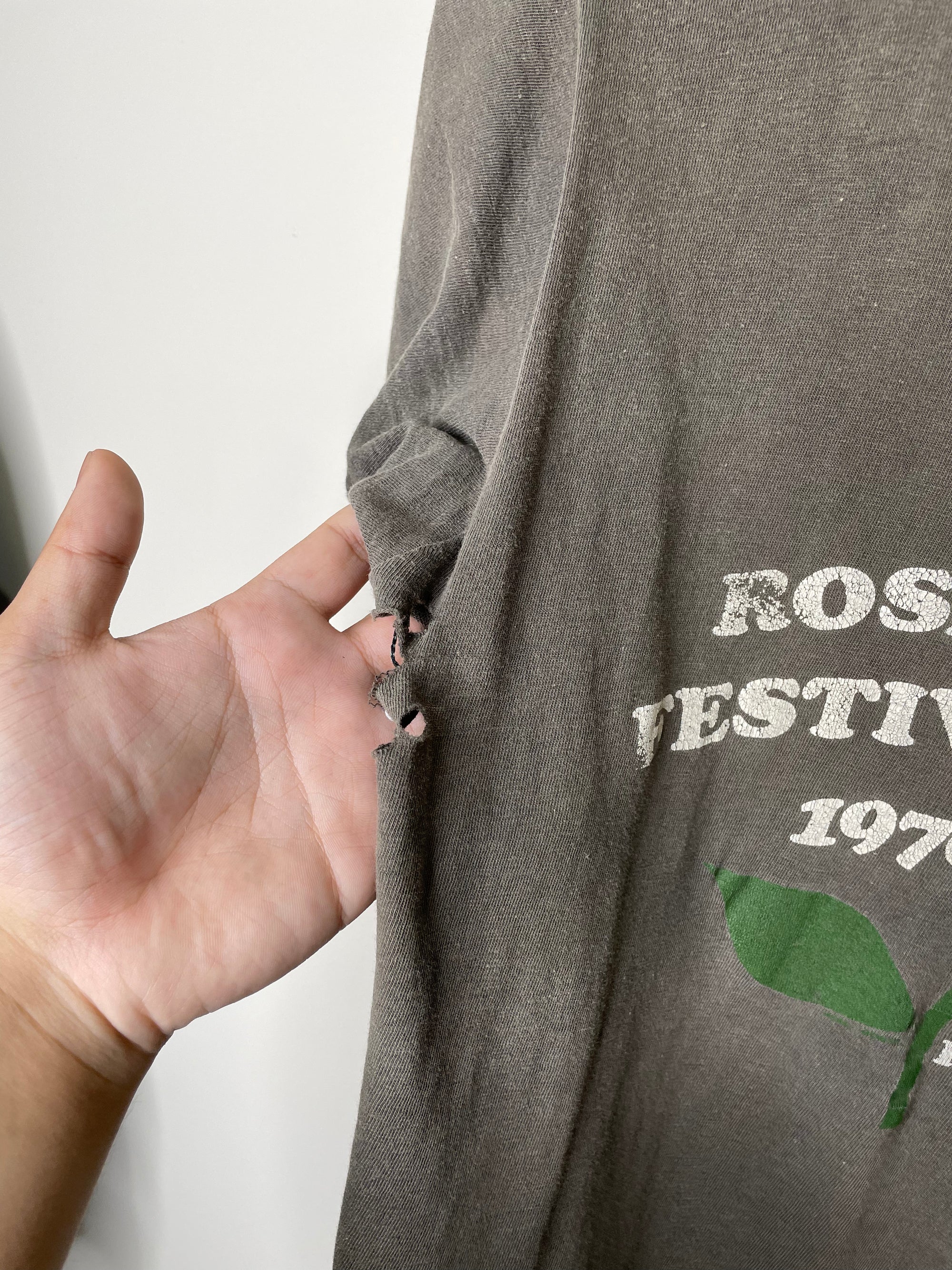 1970s “Rose Festival” Sun Faded Distressed Single Stitched Tee (S)