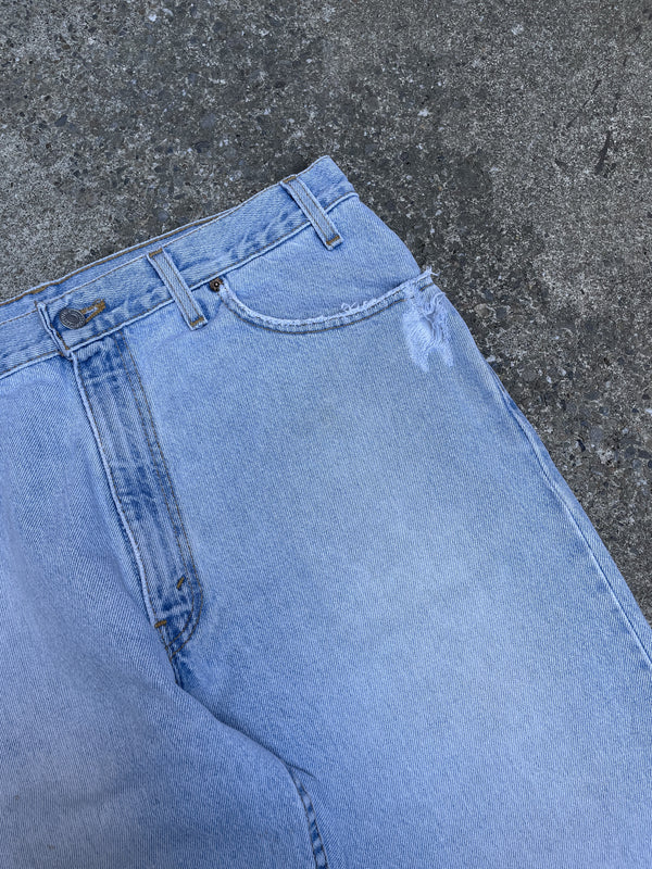 Vintage Levi’s Faded Blue 505 (35X31)