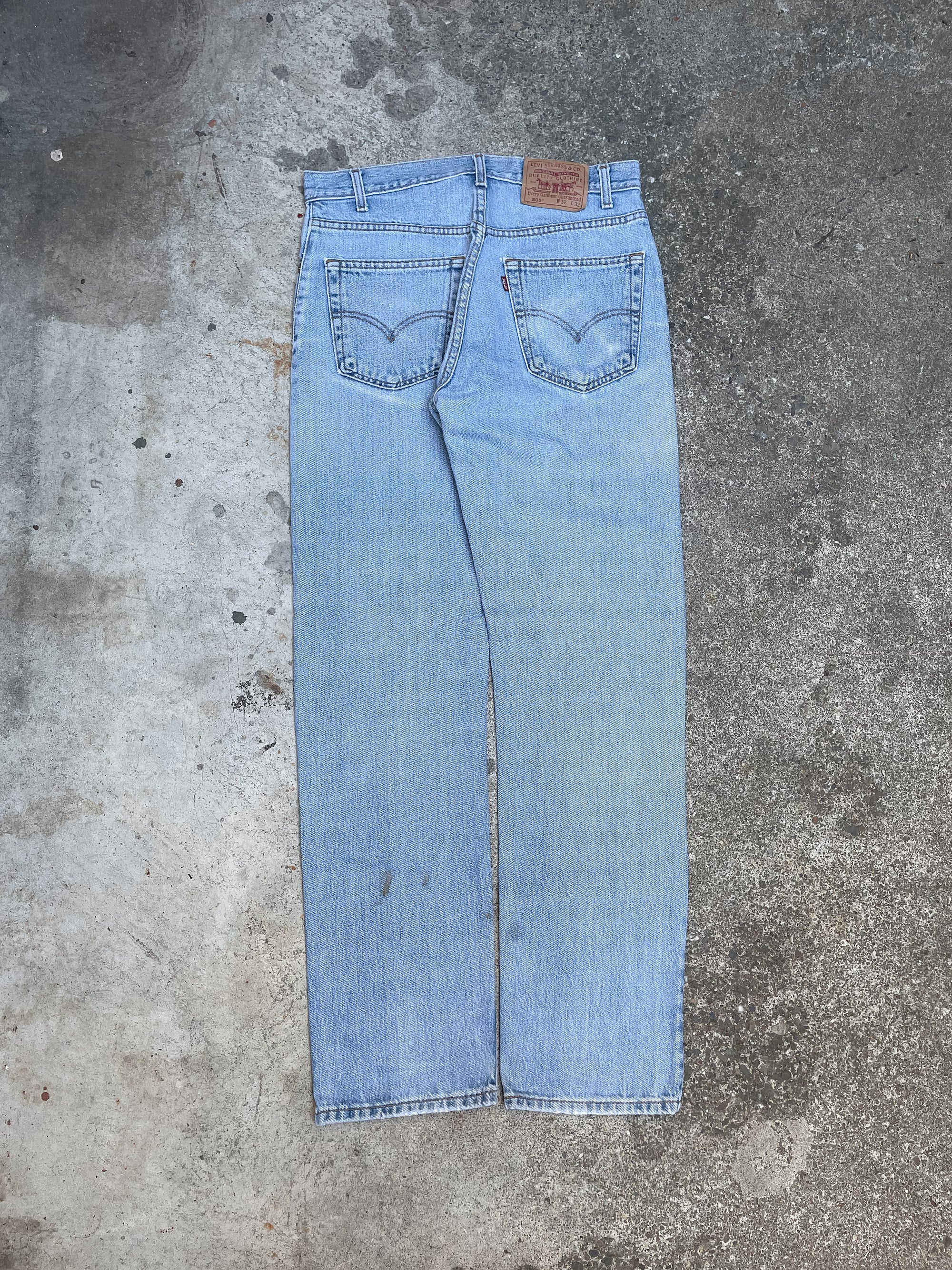 Vintage Levi’s Faded Blue 505 (32X32)