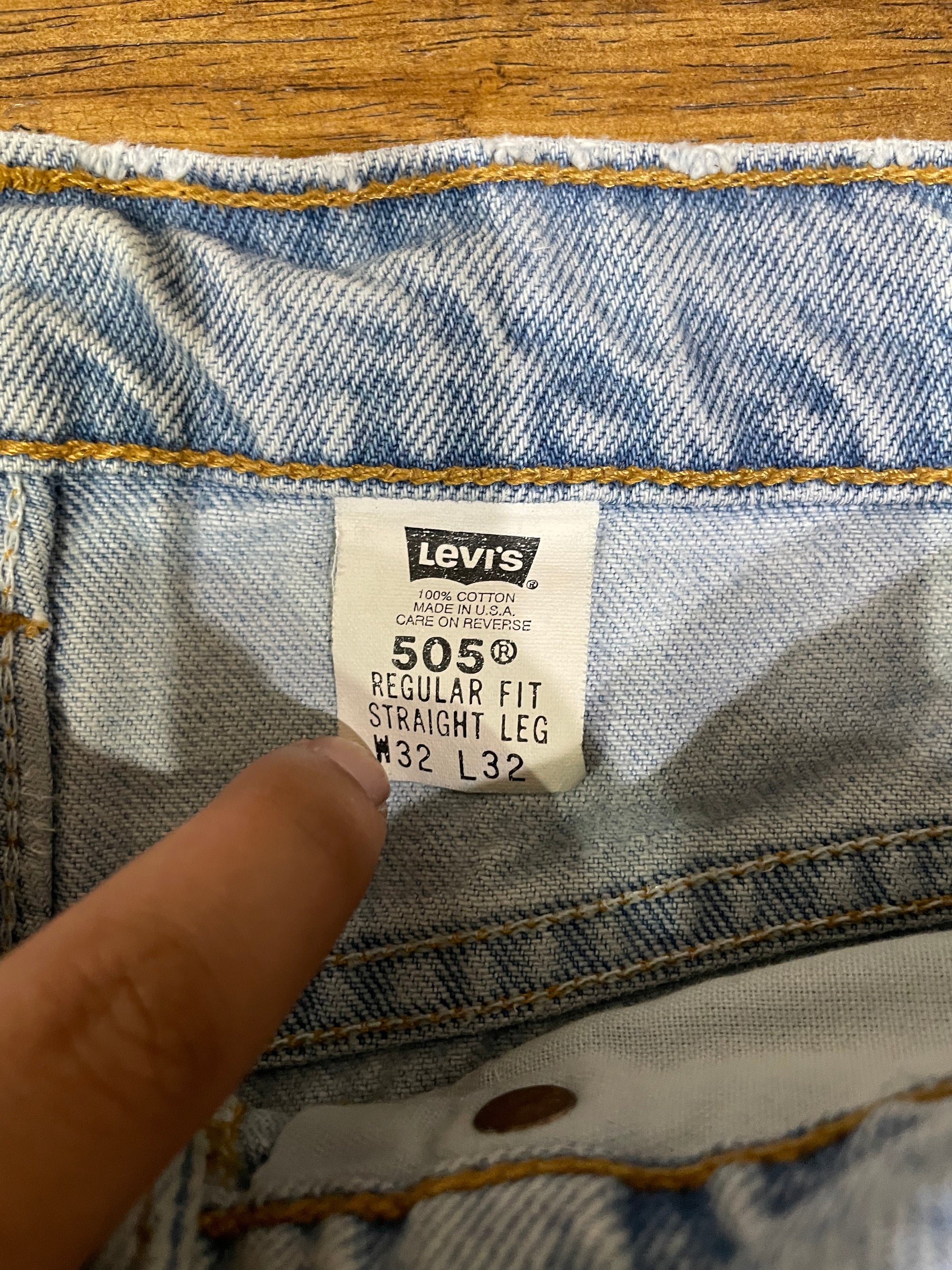 1990s Levi’s Faded Blue 505 Released Hem (30X32)