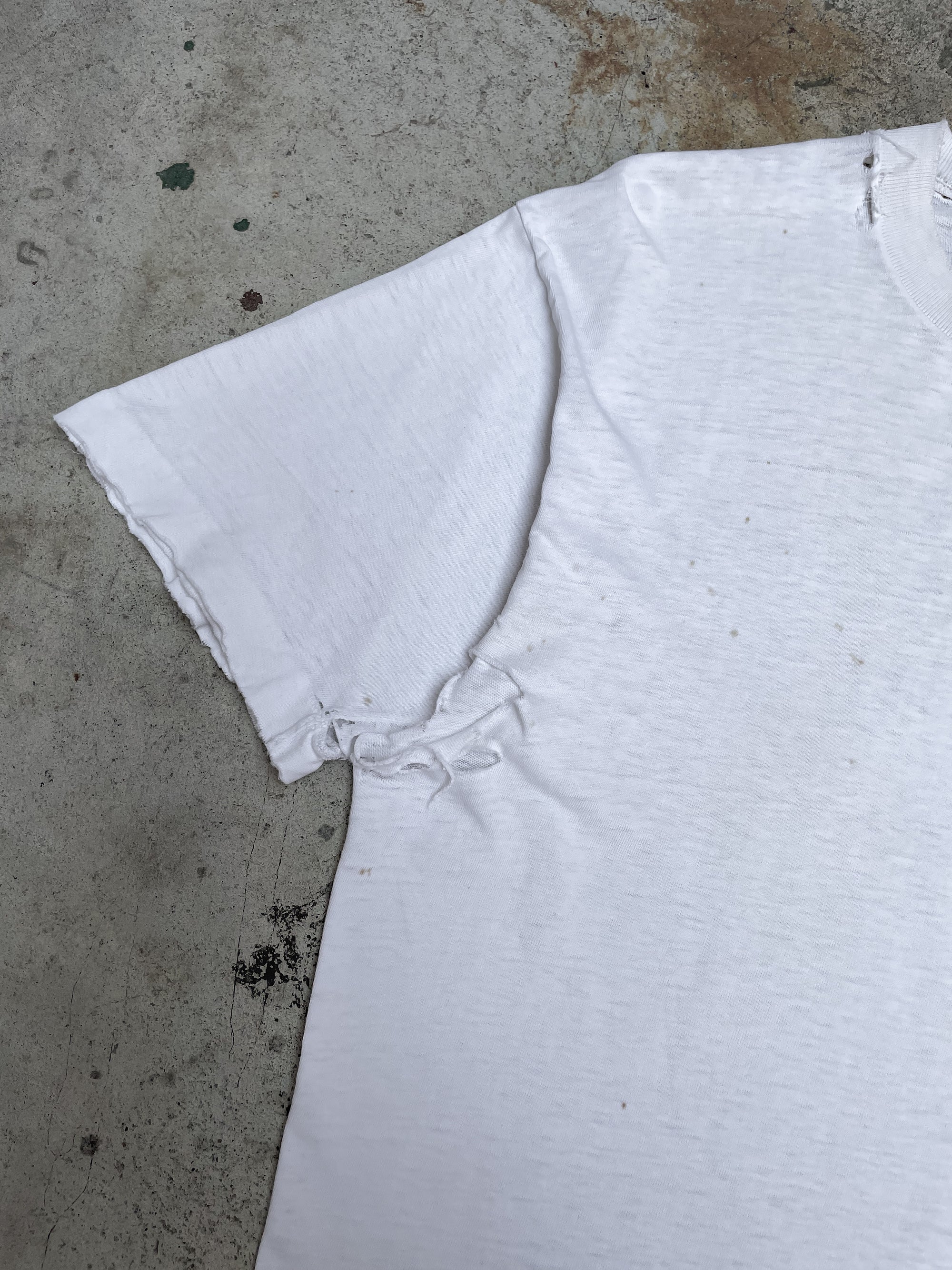 1980s Thin Distressed White Single Stitched Tee