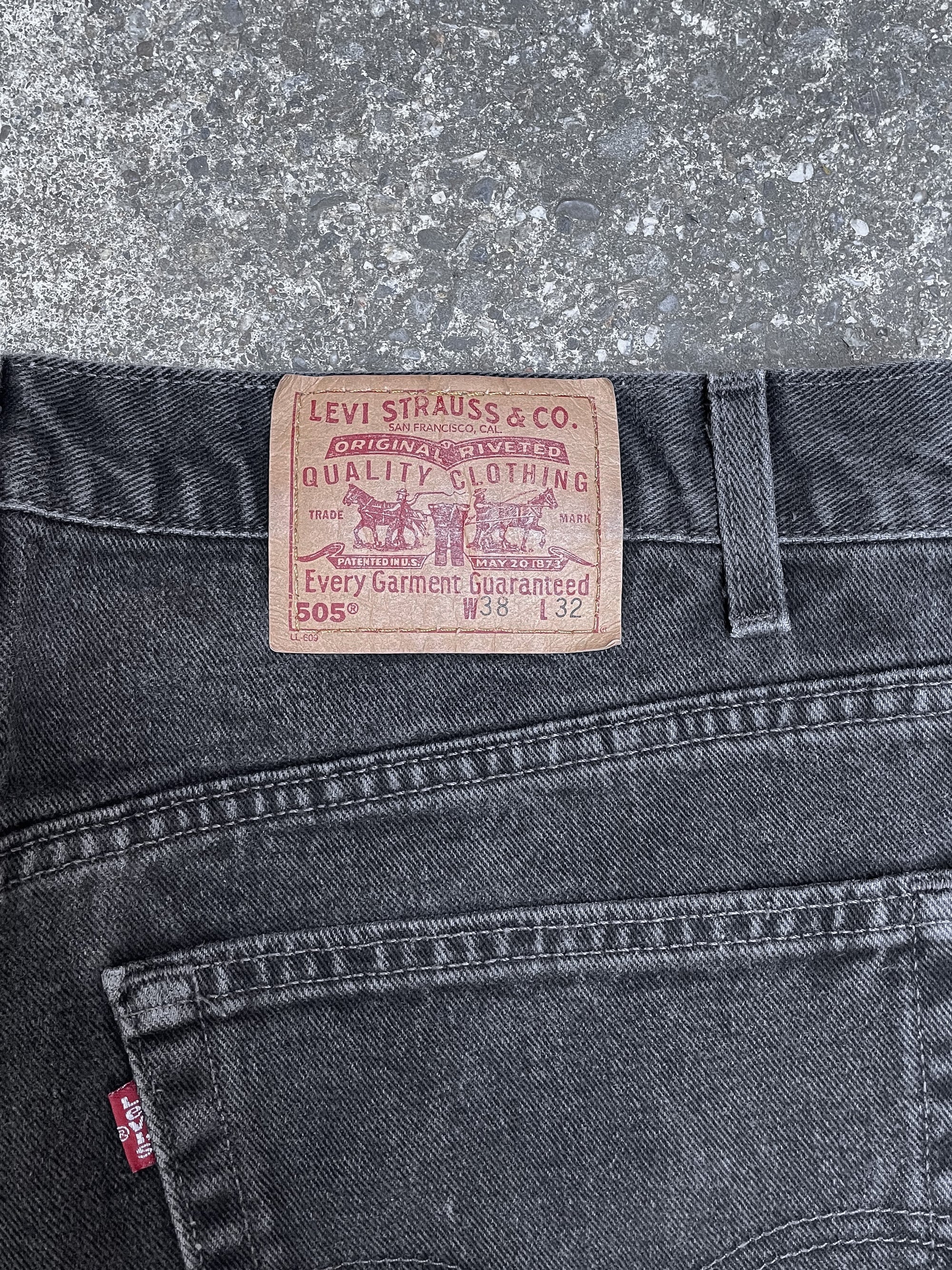 Vintage Levi’s Faded Black 505 Released Hem (36X31)