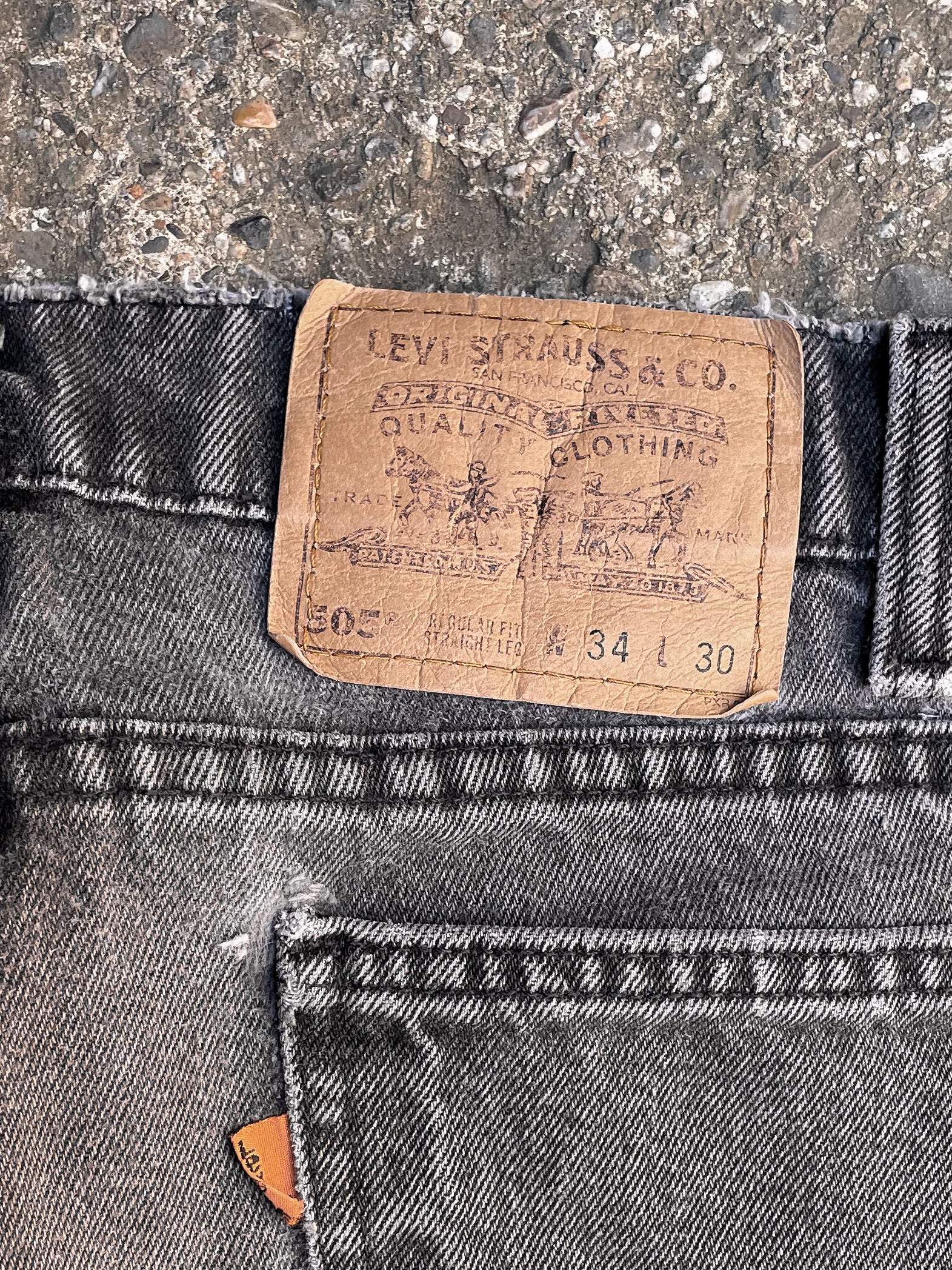 1990s Orange Tab Levi’s Faded Charcoal 505 Released Hem (31X30)