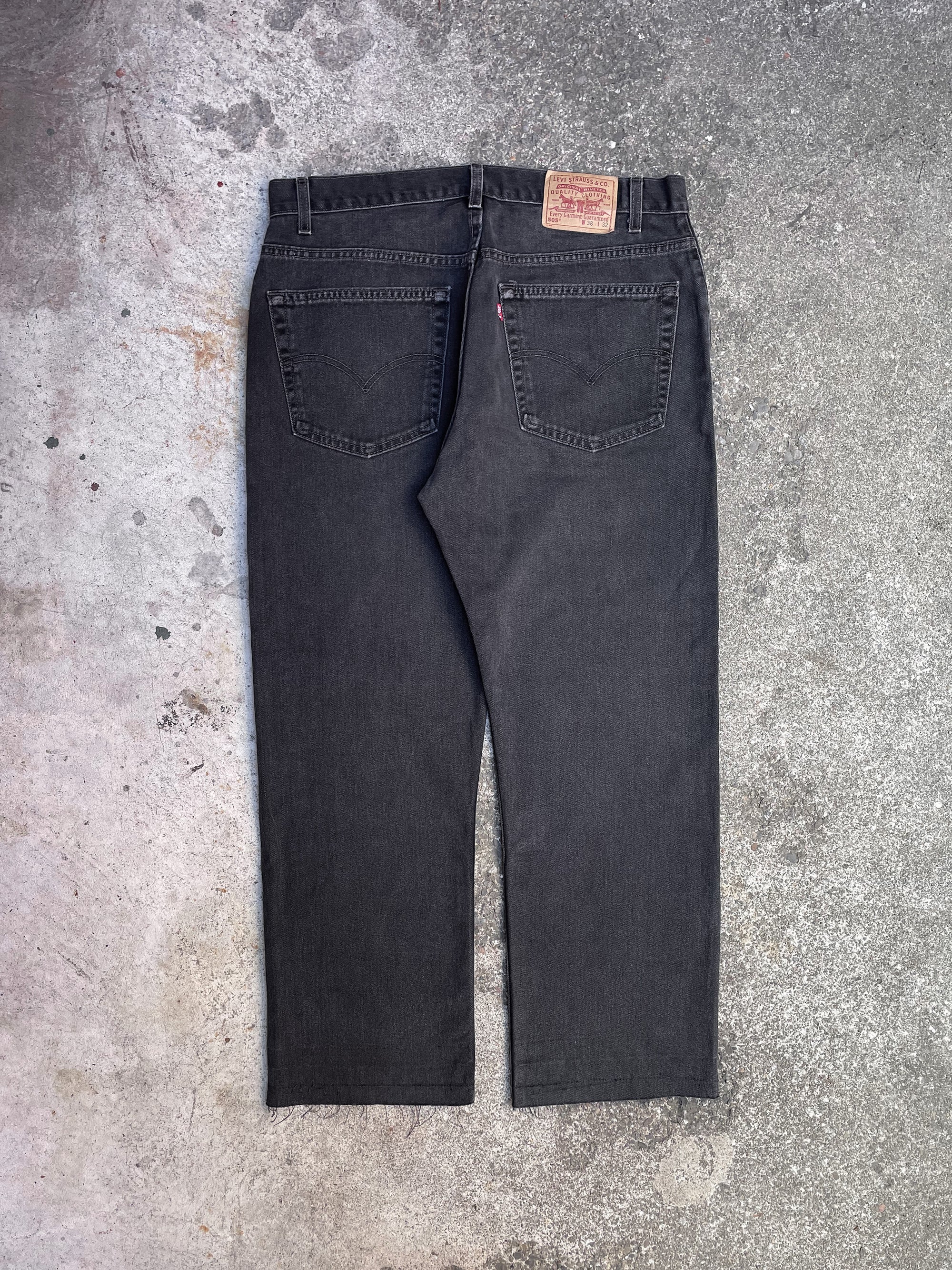 Vintage Levi’s Faded Black 505 (35X27)