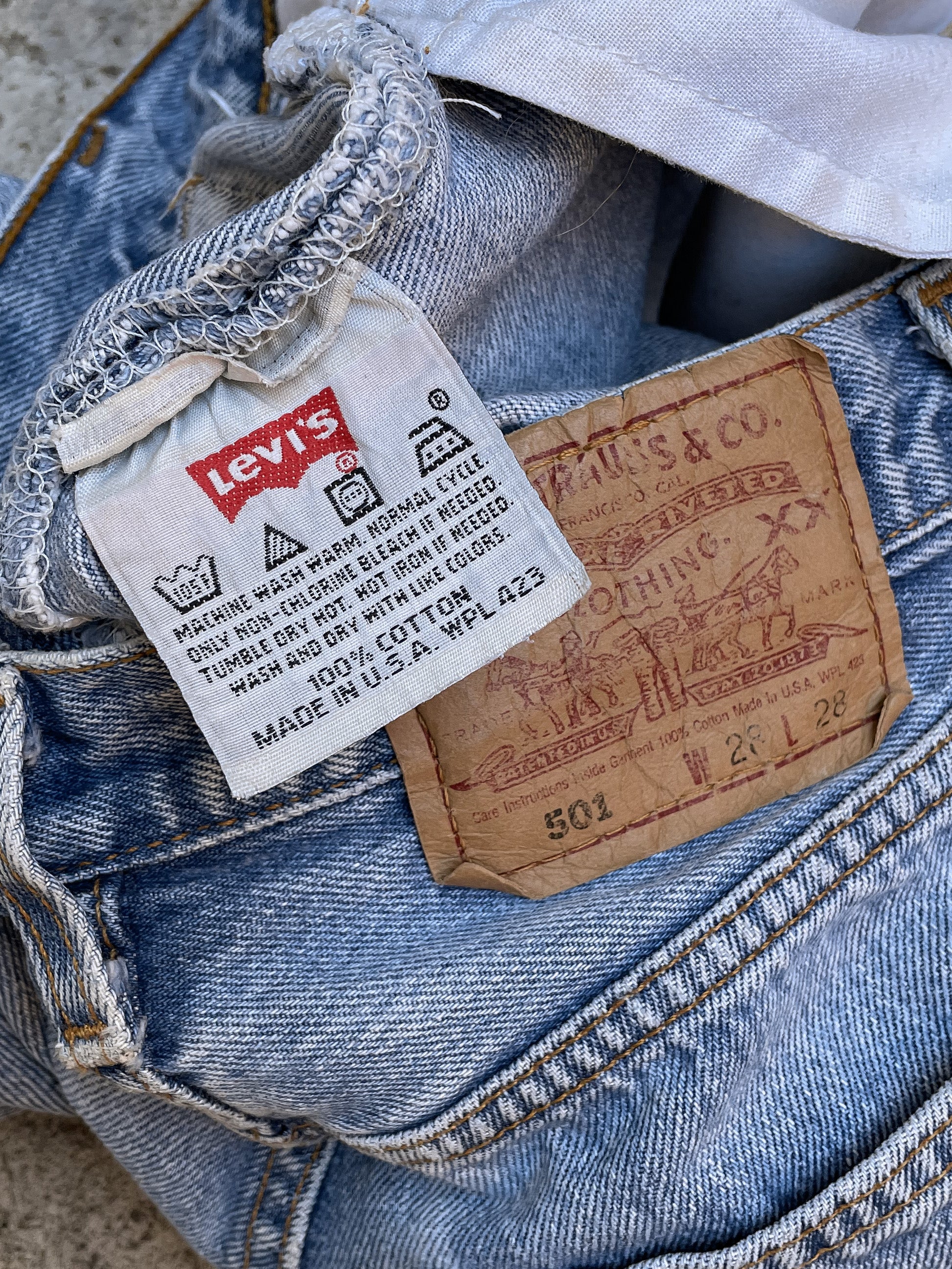 1990s Levi’s Faded Blue 501 (27X27)