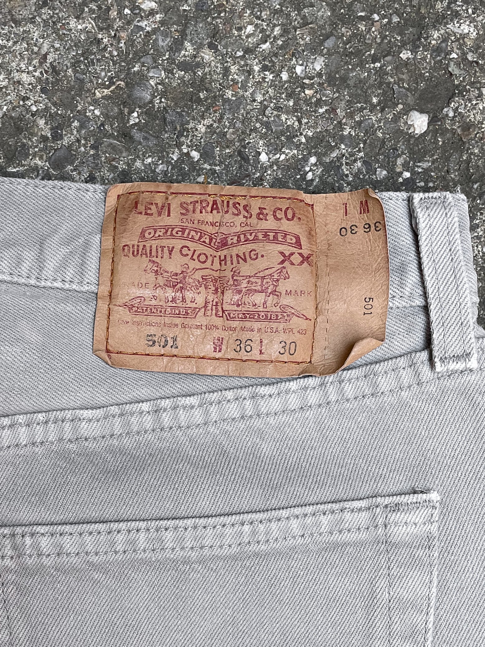 1990s Levi’s Faded Cement Grey 501 Released Hem (33X30)