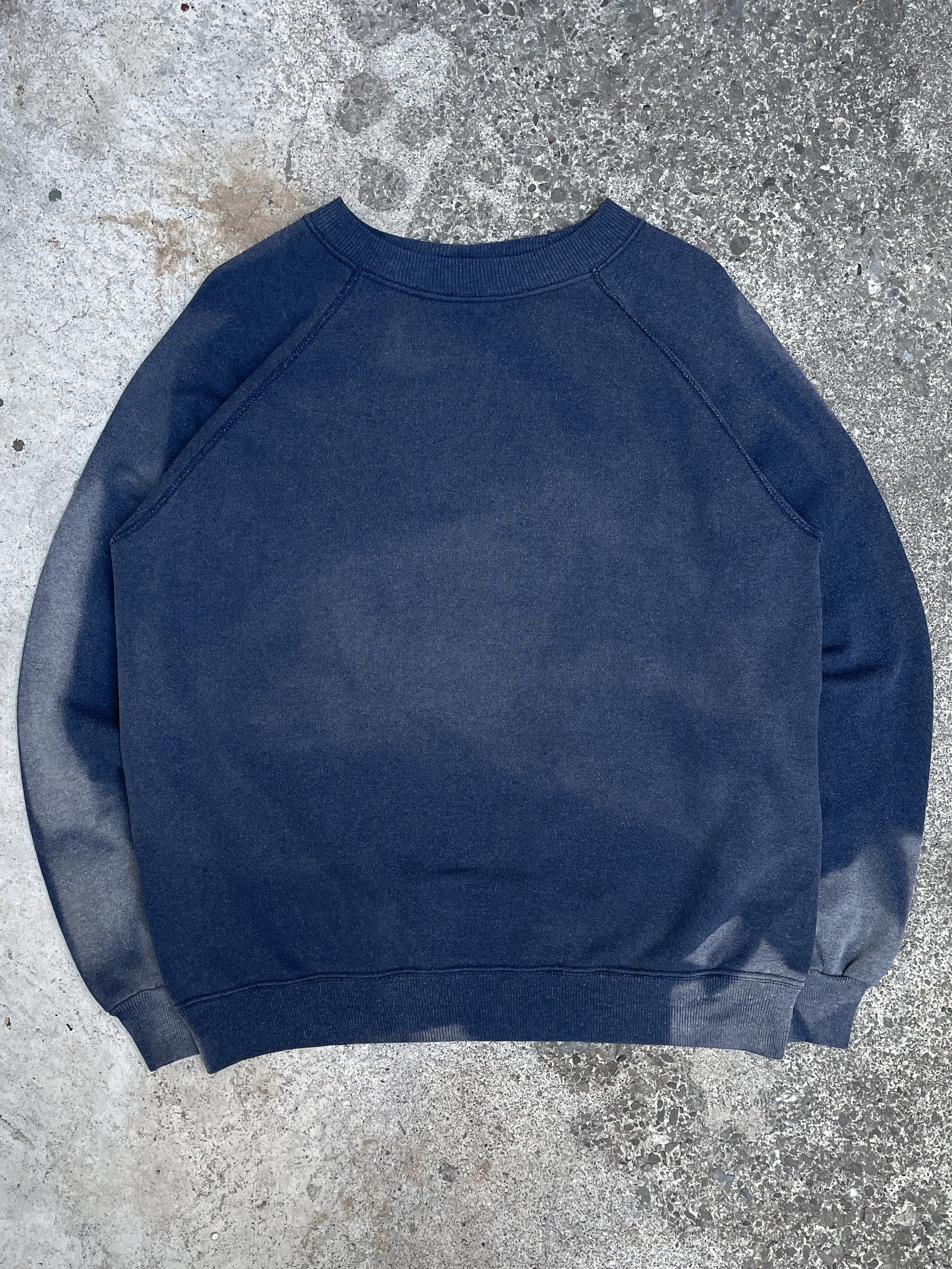 1990s Sun Faded Navy Blank Raglan Sweatshirt (M/L)