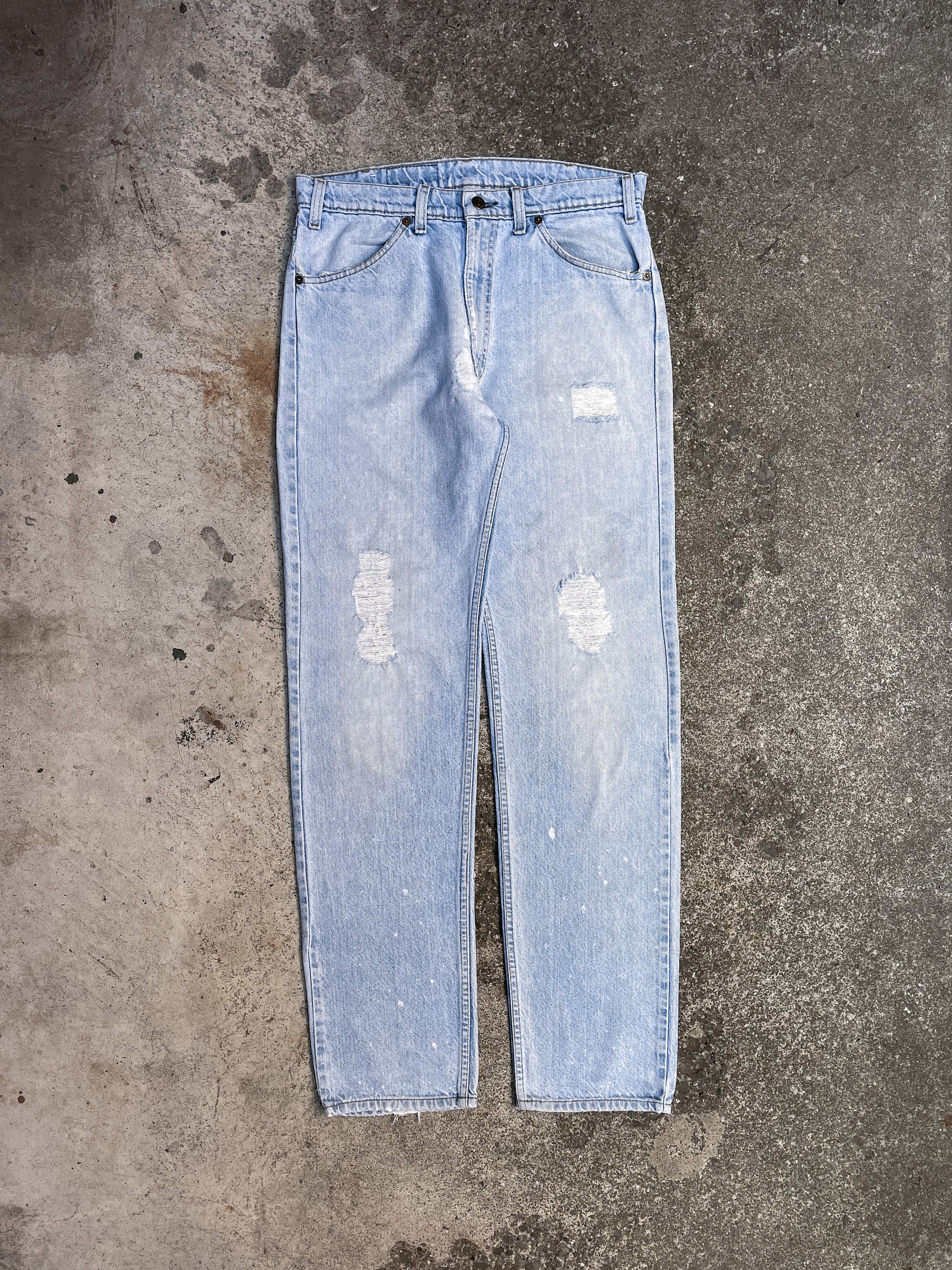 1990s White Tab Levi’s Distressed Blue 505 (31X32)