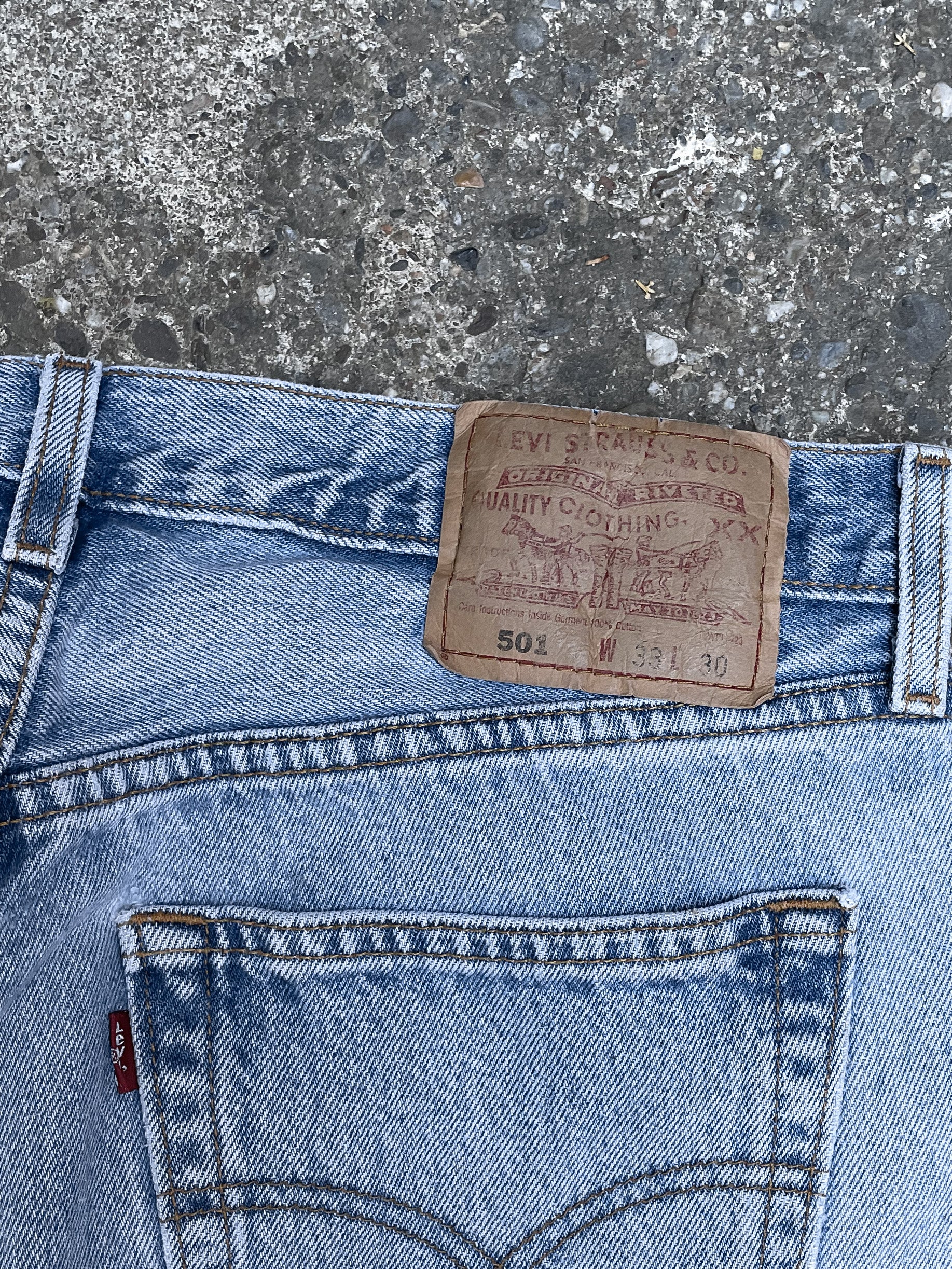 Vintage Levi’s Painted Faded Blue 501 Released Hem (31X29)