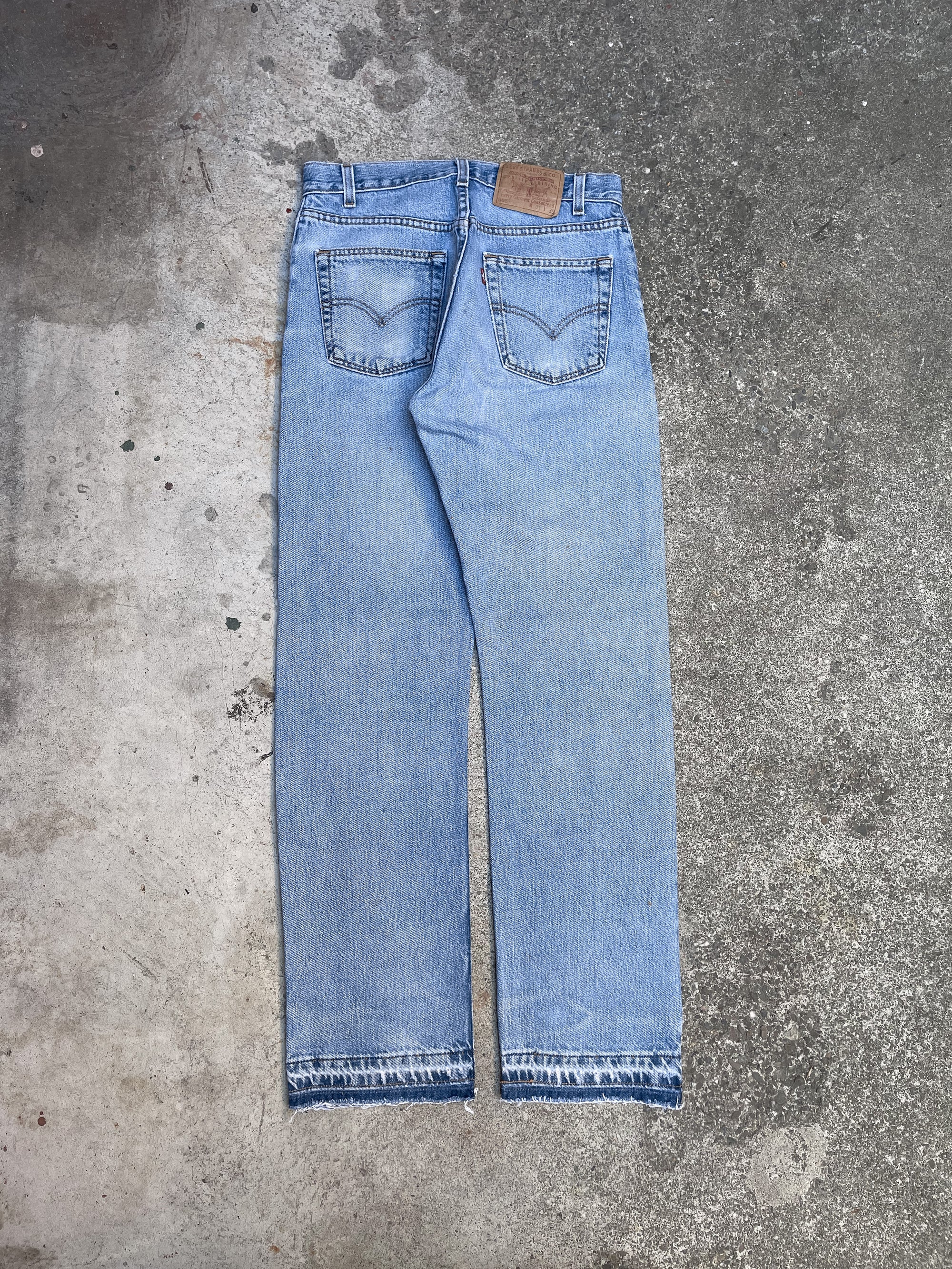 Vintage Levi’s Distressed Faded Blue 505 Released Hem (29X30)