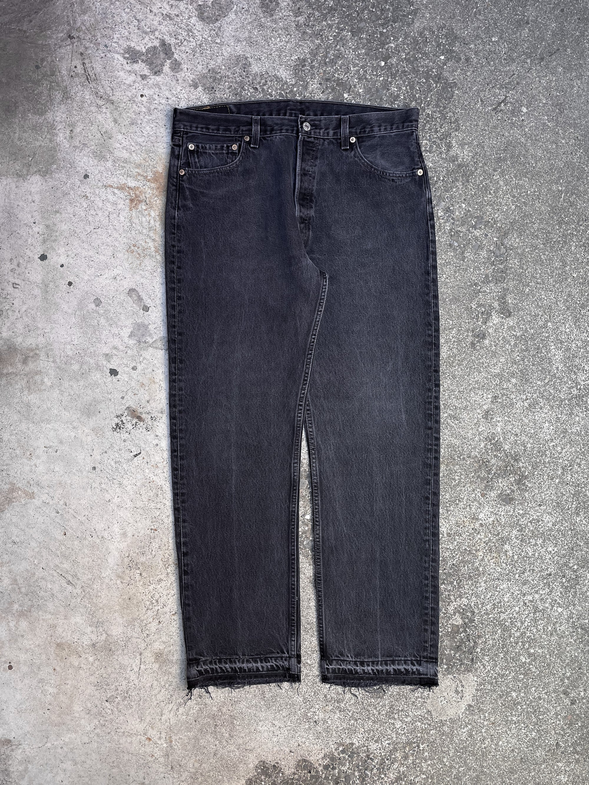 Vintage Levi’s Faded Black 501 Released Hem (33X29)