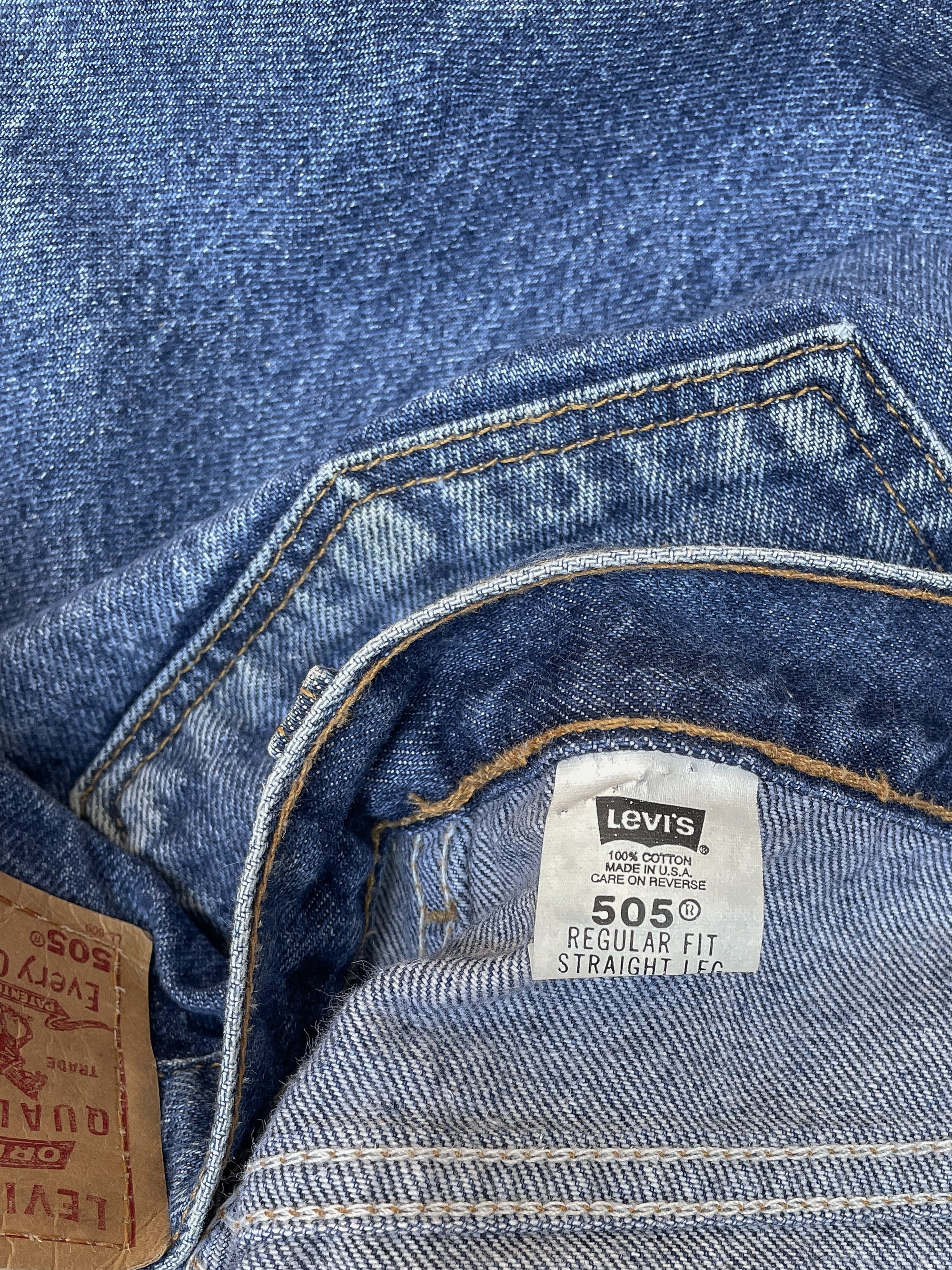 Vintage Levis Faded Blue 505 (36X31)