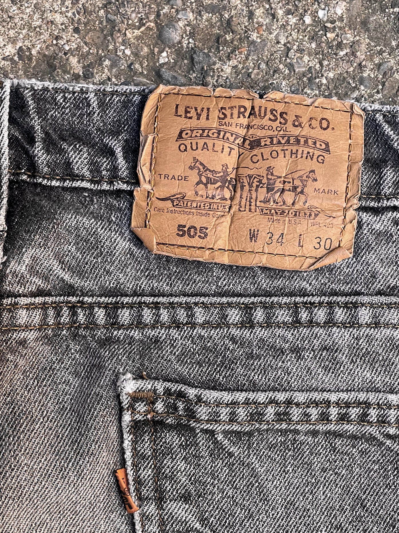 1990s Orange Tab Levi’s Faded Contrast Stitch Charcoal 505 Released Hem (32X29)