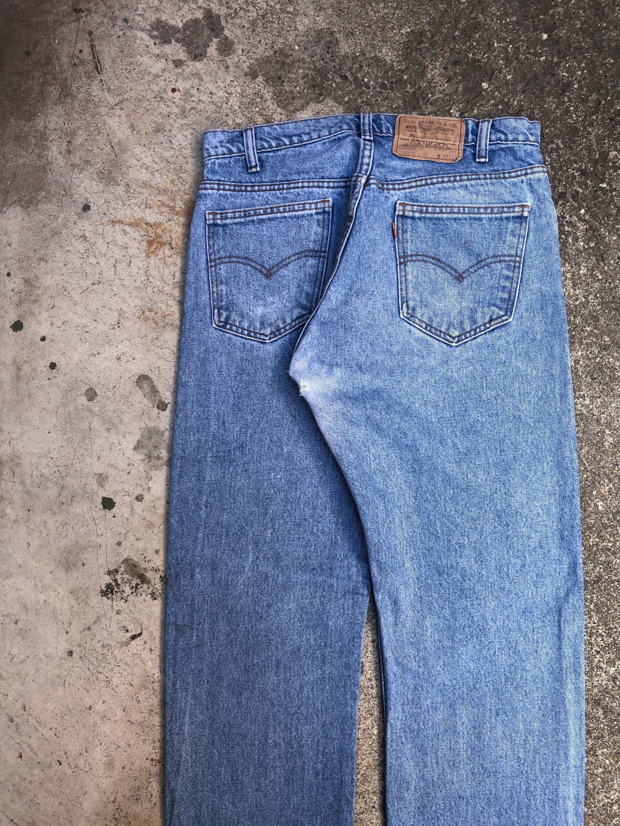 1980s Orange Tab Levis Repaired Faded Blue 505 Released Hem (30X31)