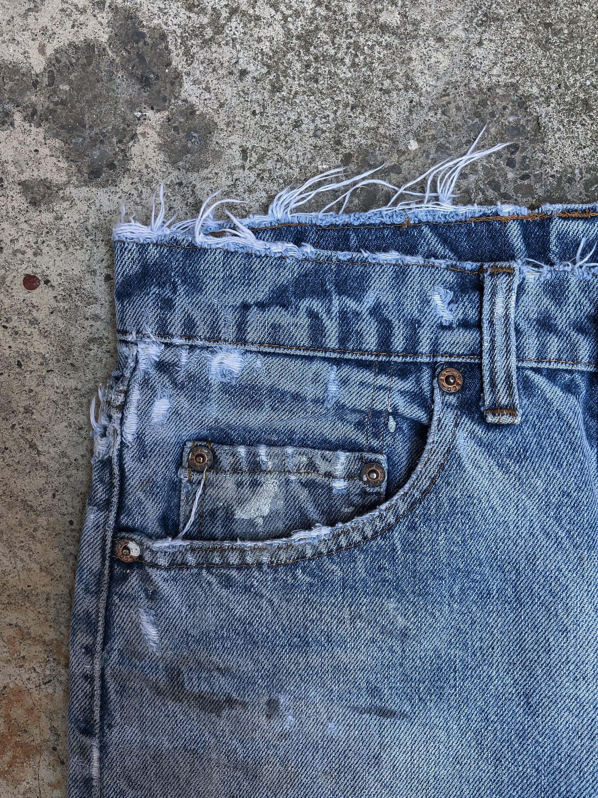 1970s Levis Faded Worn In Blue 505 (27X30)