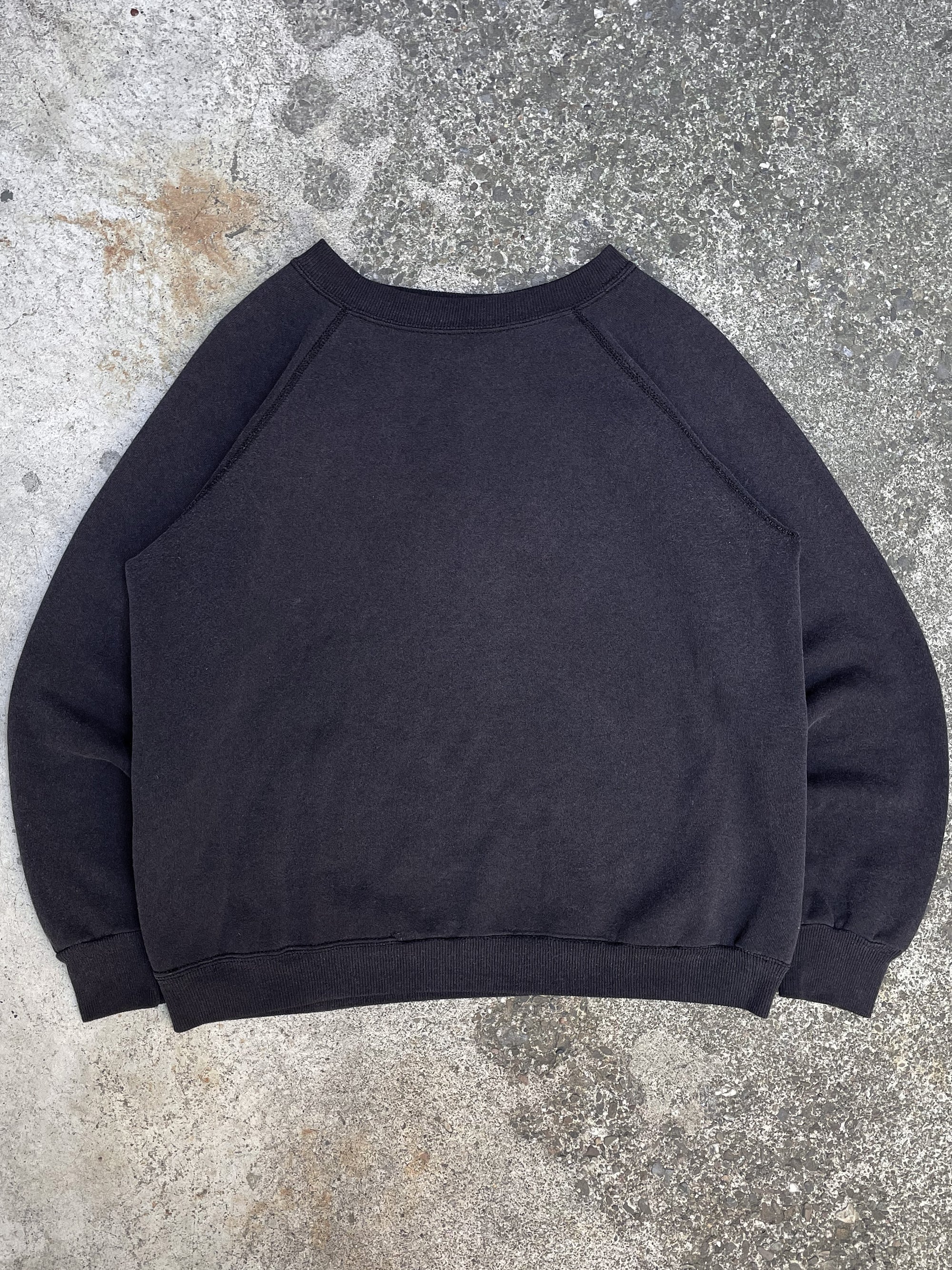 1990s Faded Black Raglan Sweatshirt (M)