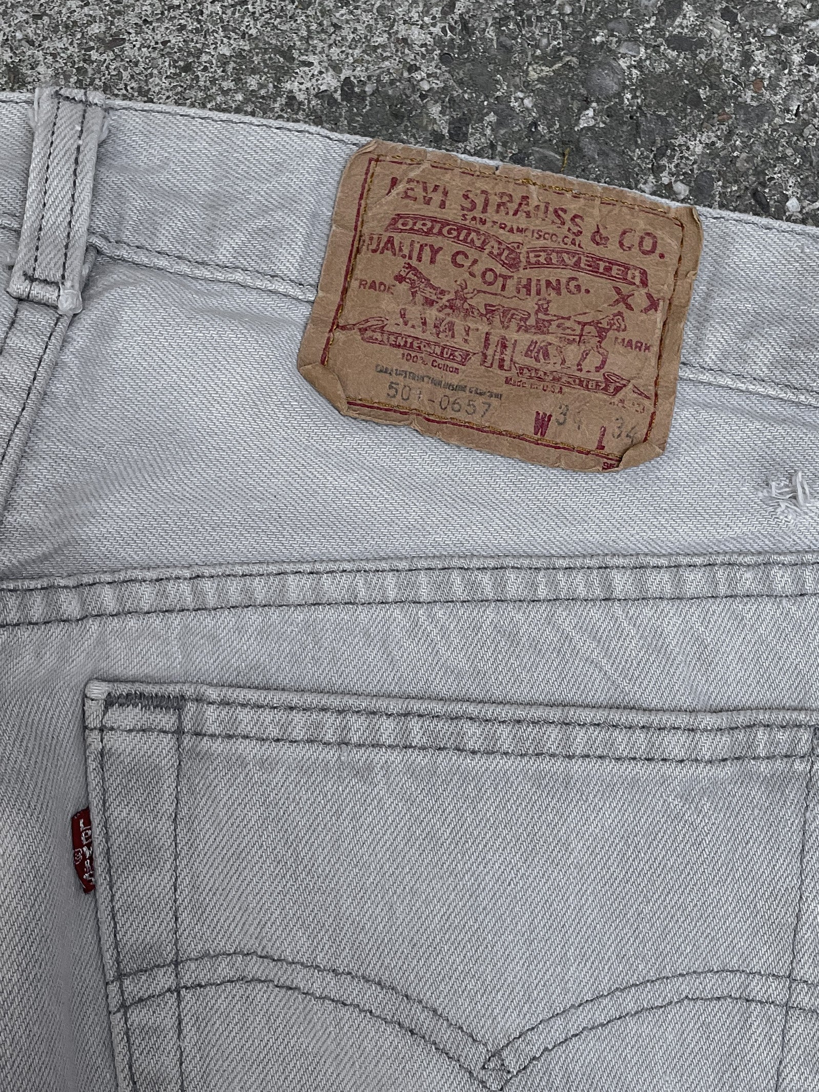 1980s Levi’s Faded Light Grey 501 (32X32)