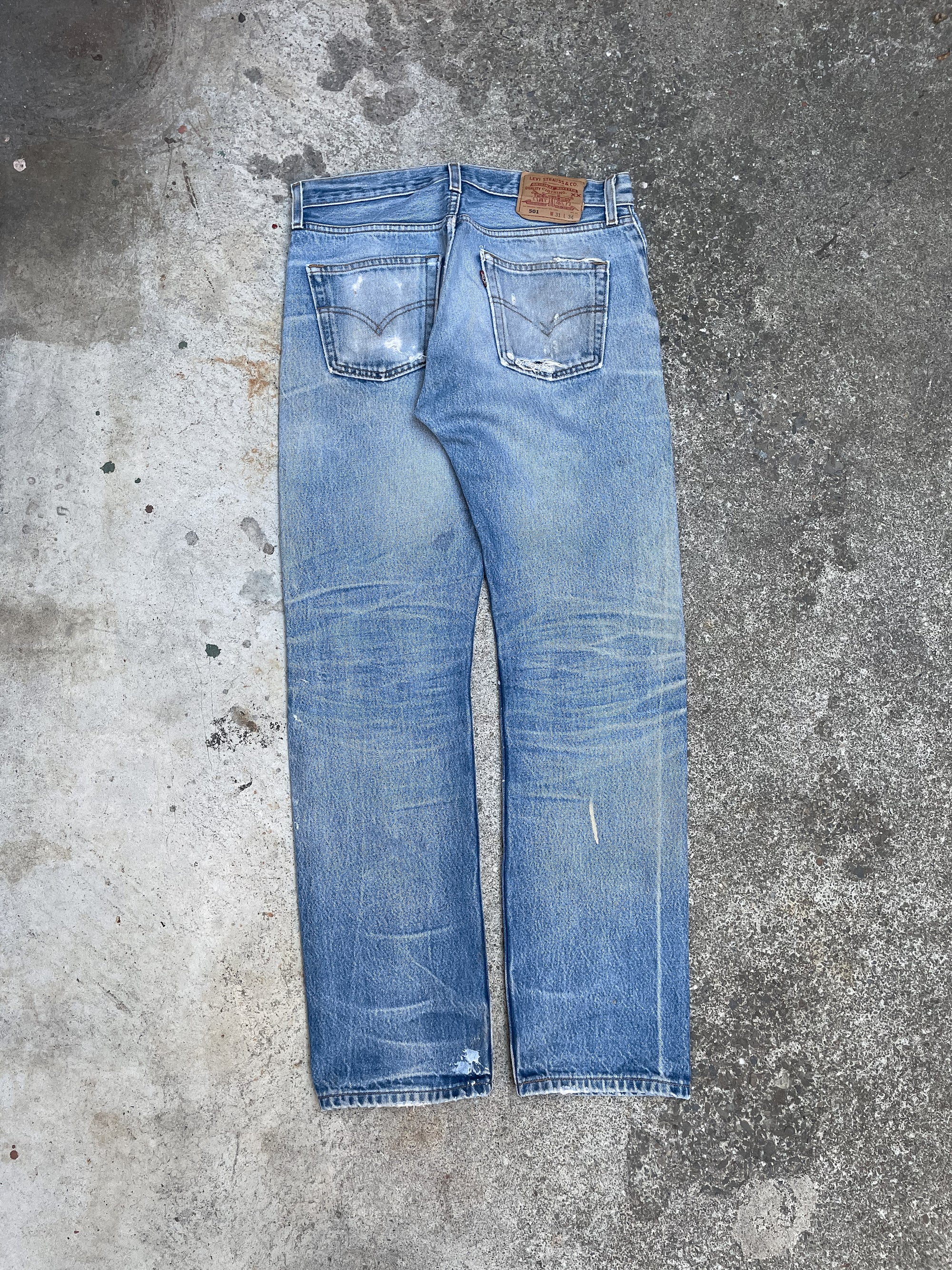 Vintage Levi’s Distressed Faded Blue 501 (30X30)