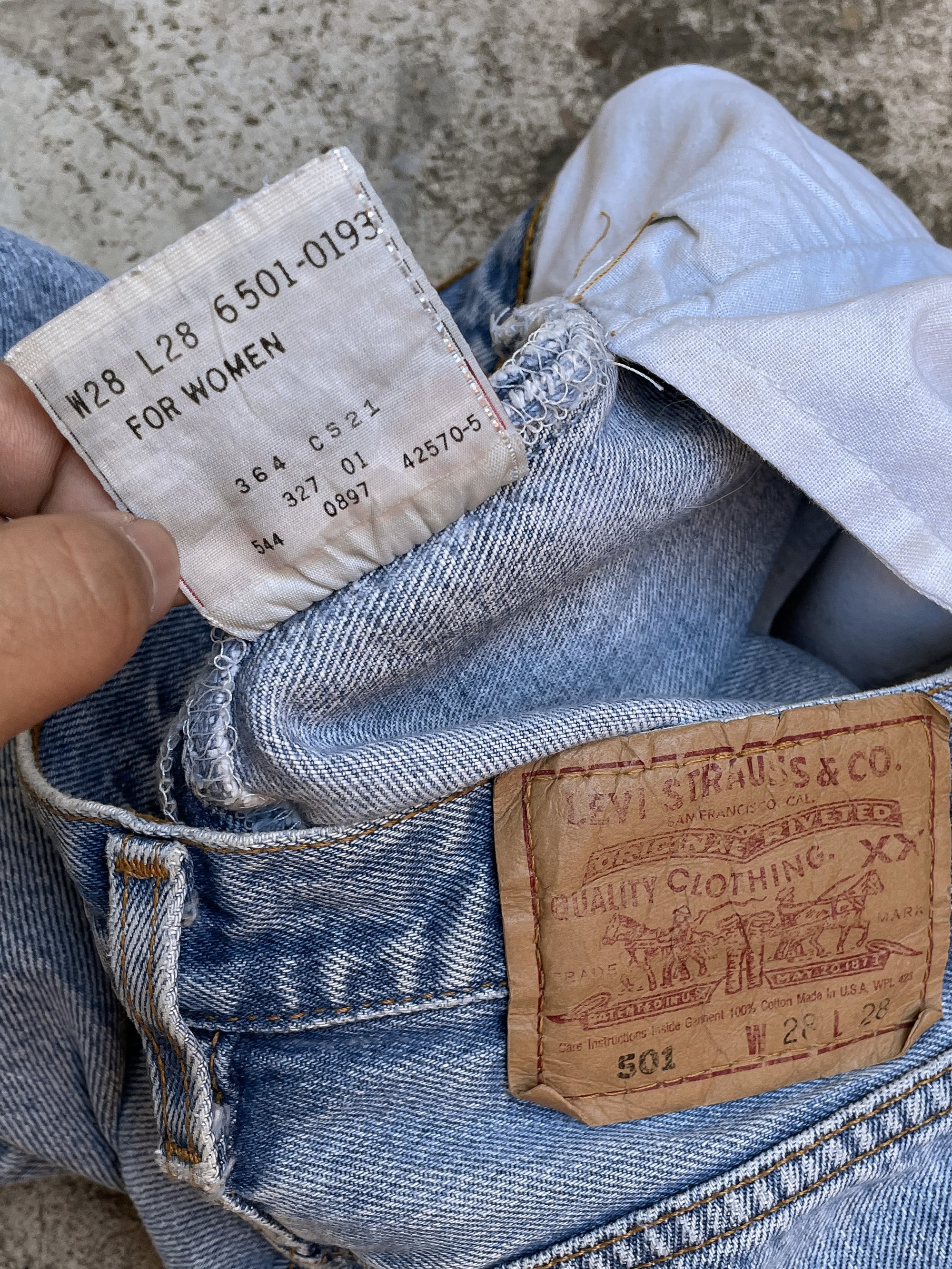 1990s Levi’s Faded Blue 501 (27X27)