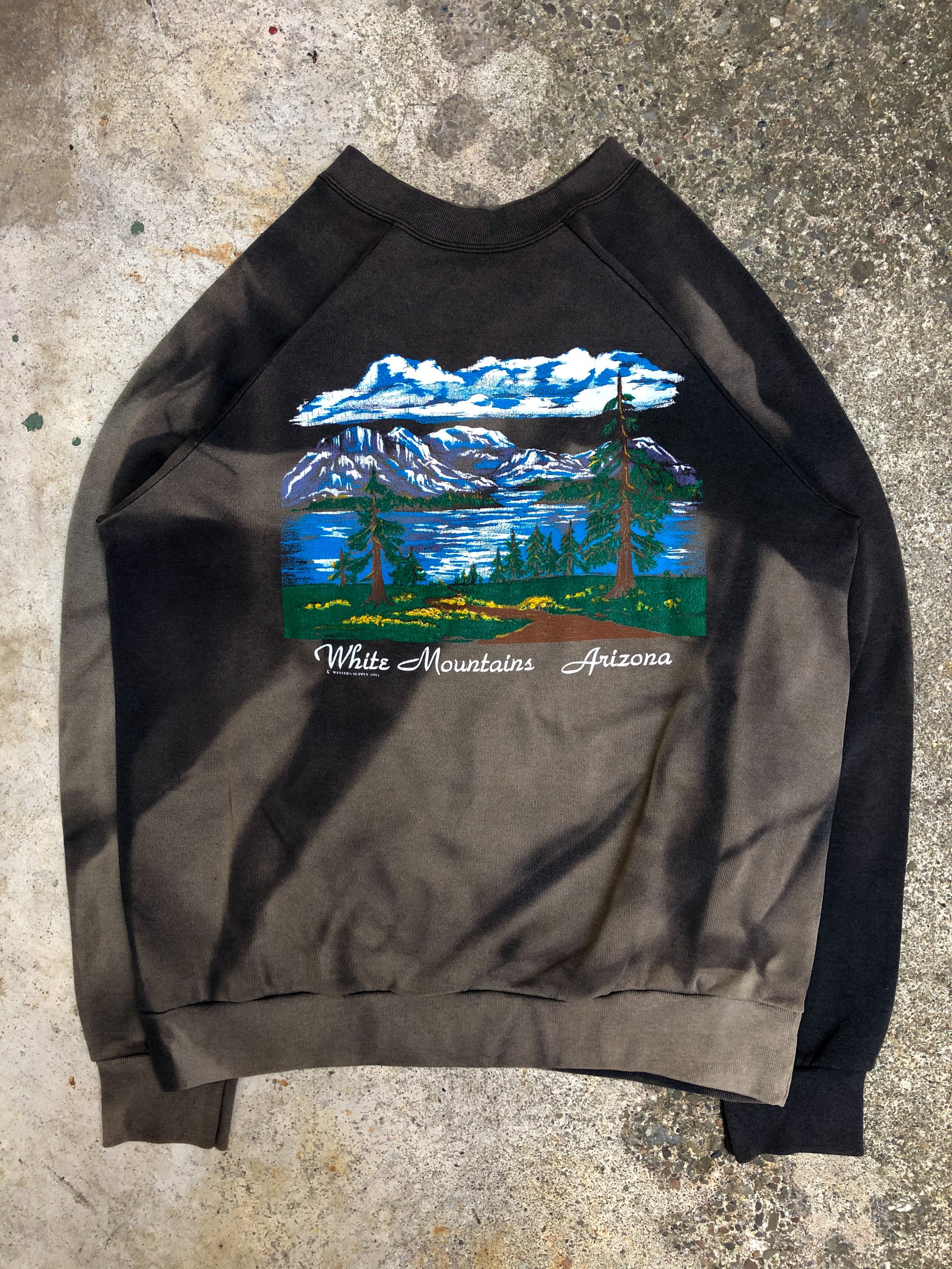 1980s Sun Faded “White Mountains Arizona” Raglan Sweatshirt