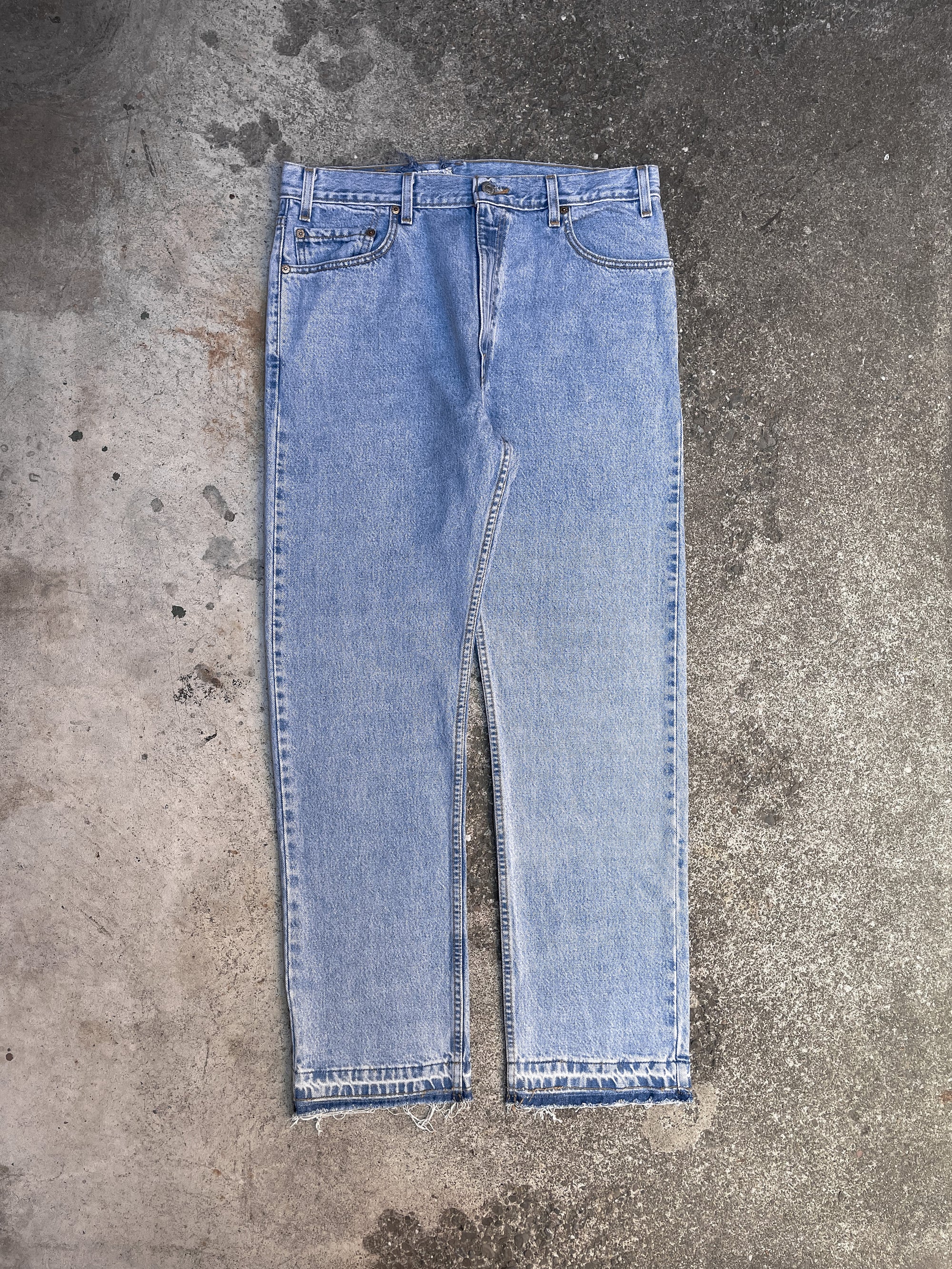 Vintage Levi’s Repaired Faded Blue 505 Released Hem (34X31)