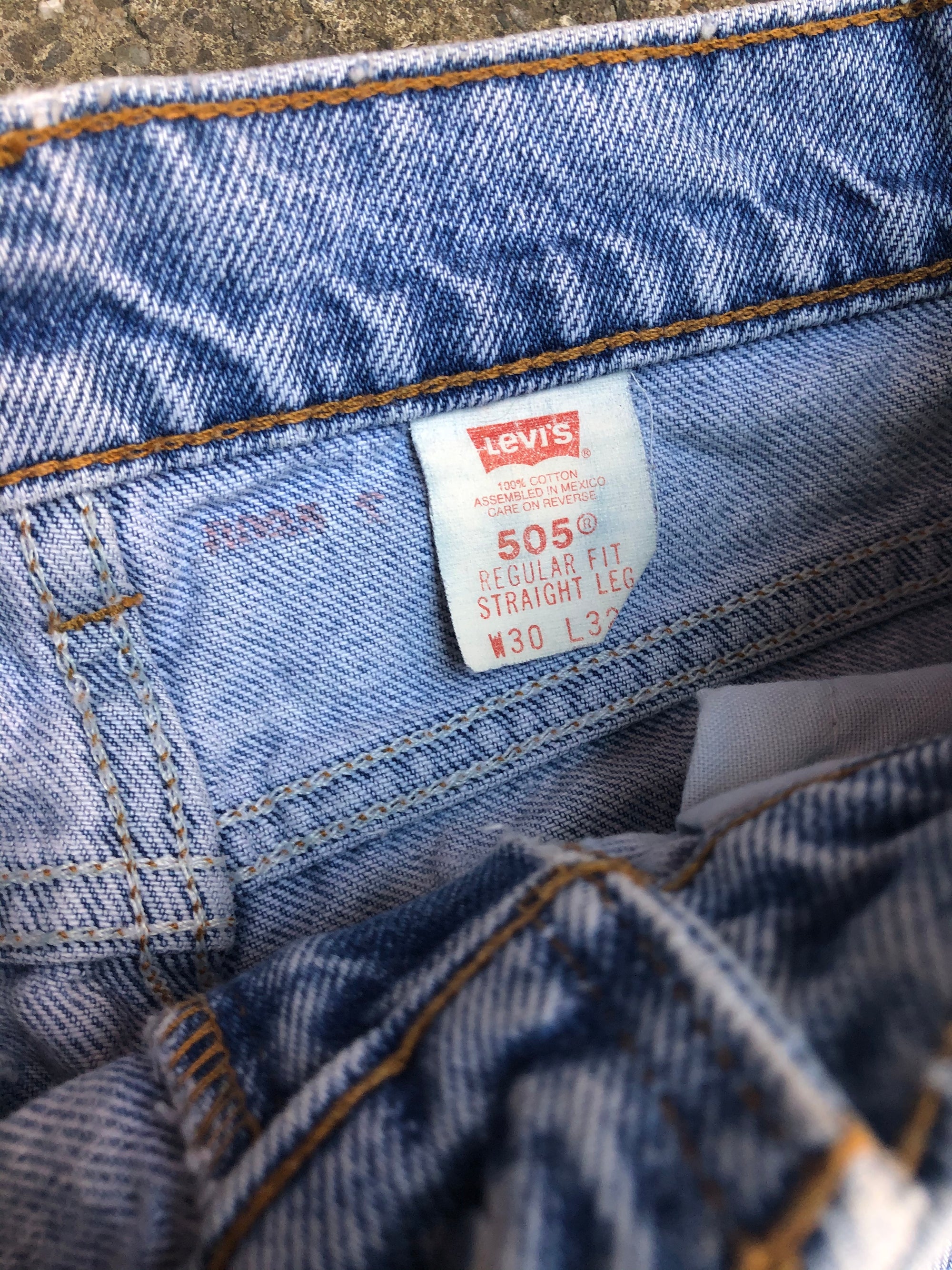 1990s Orange Tab Levis 505 Faded Blue Released Hem (29X32)