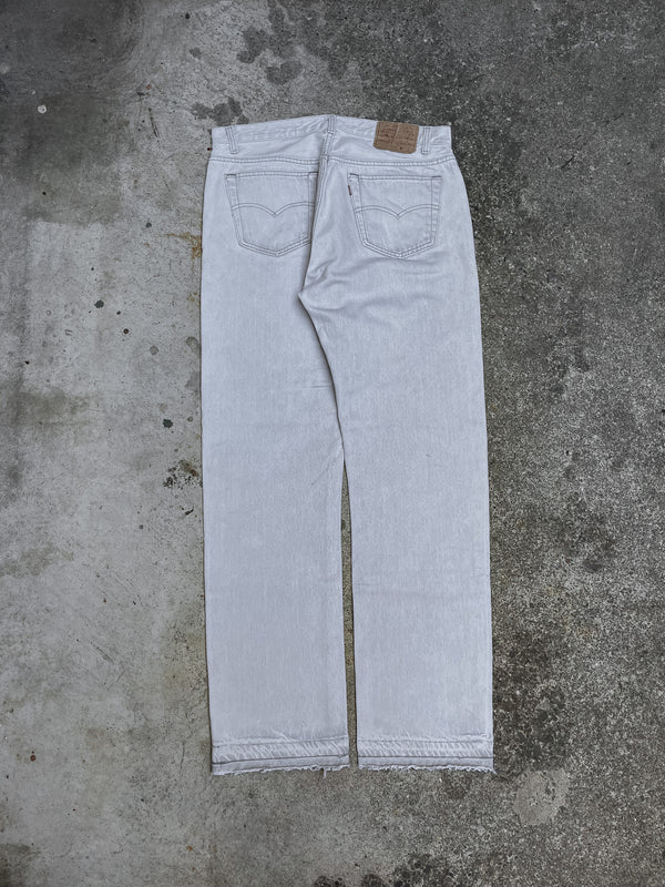 1980s Levi’s Faded Light Grey 501 Released Hem (33X31)