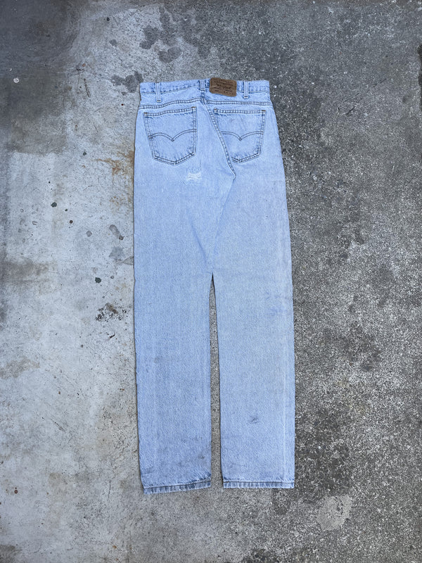 1990s Orange Tab Levi’s Distressed Light Wash Blue 505 (28X32)