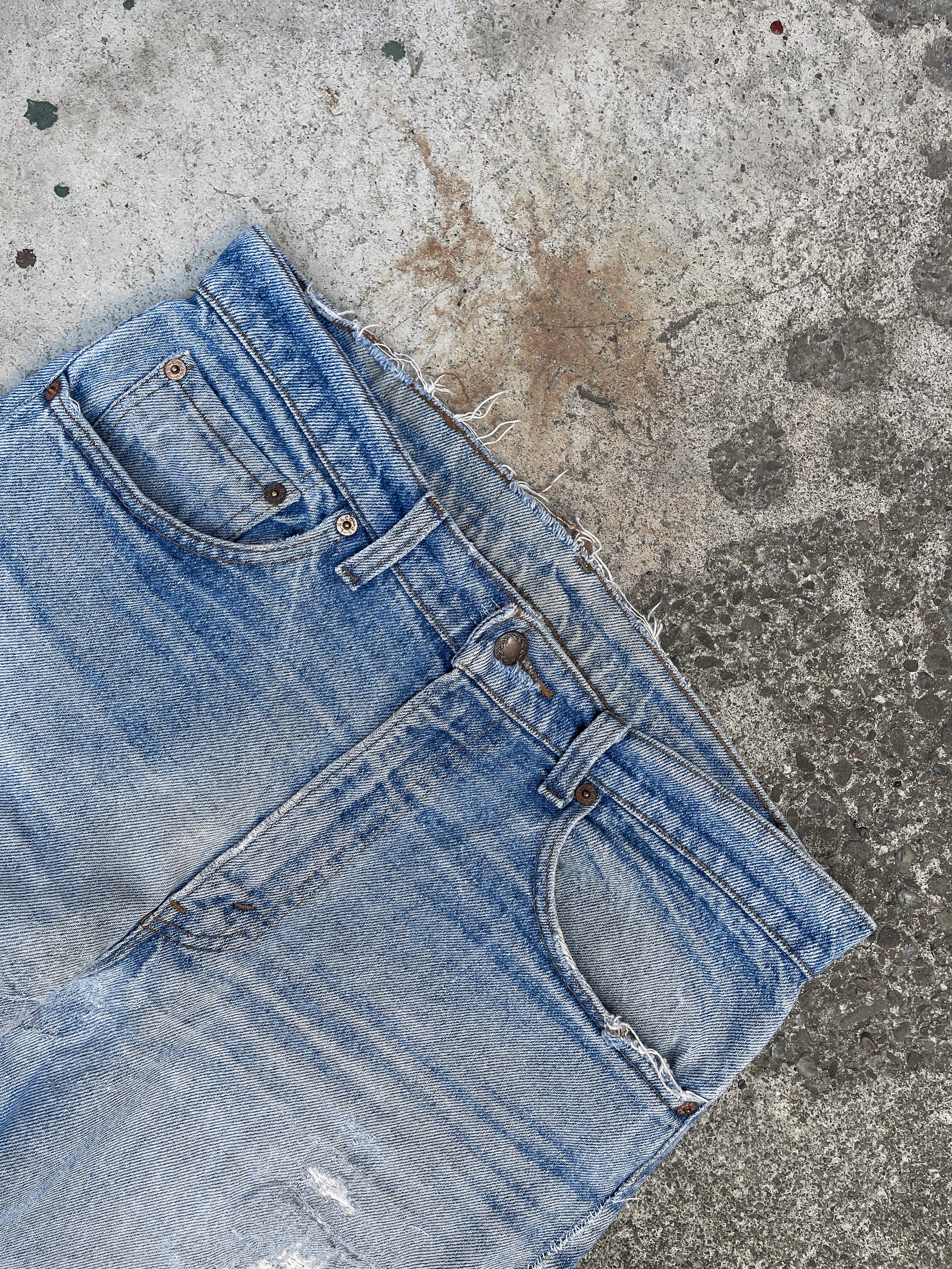 1980s/90s Levis Repaired Faded Blue 505 (33X31)