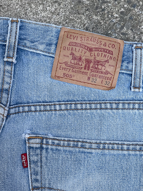 Vintage Levi’s Faded Blue 505 (32X32)