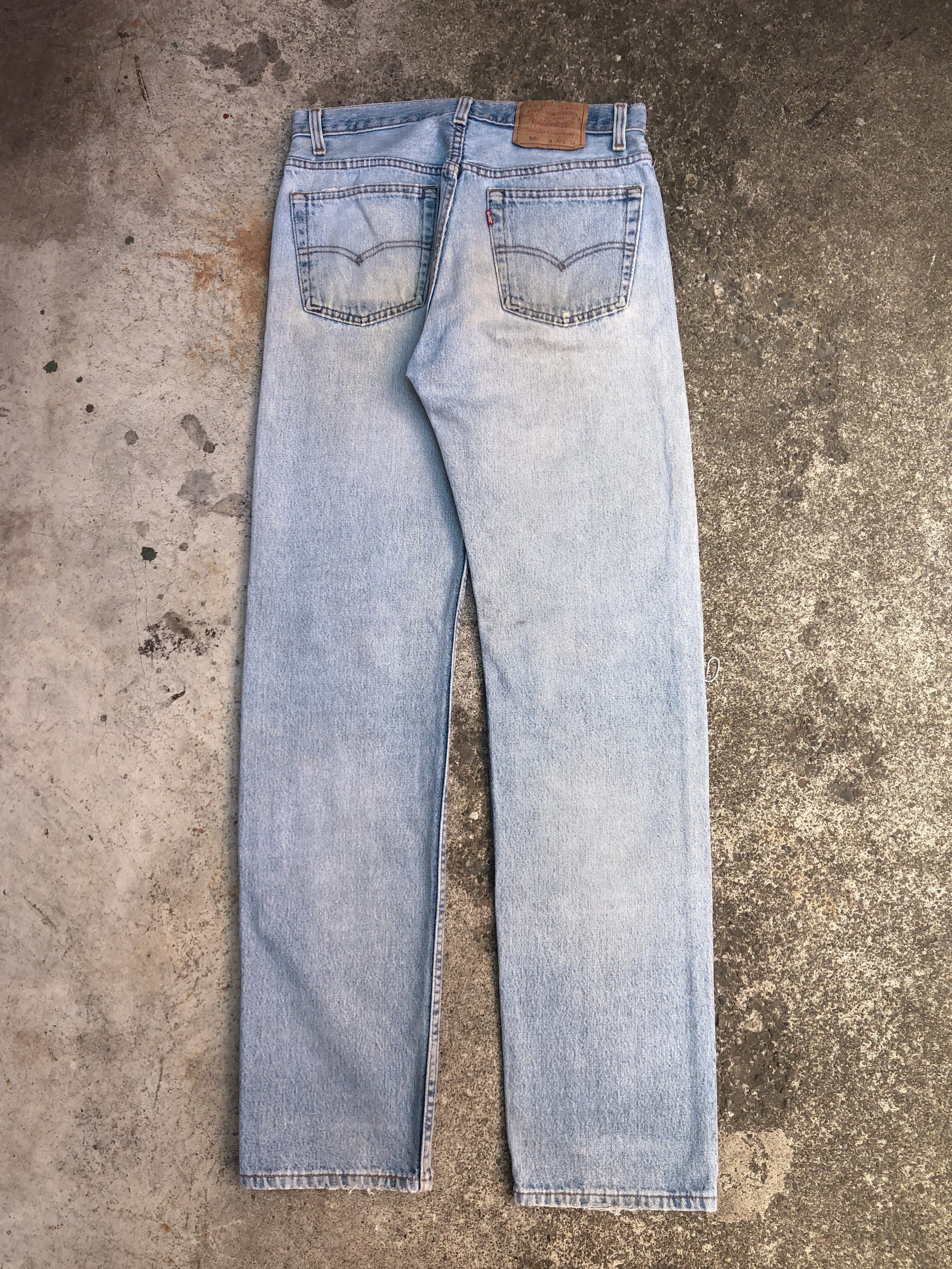 1990s Levis Distressed Faded Blue 501 (31X32)