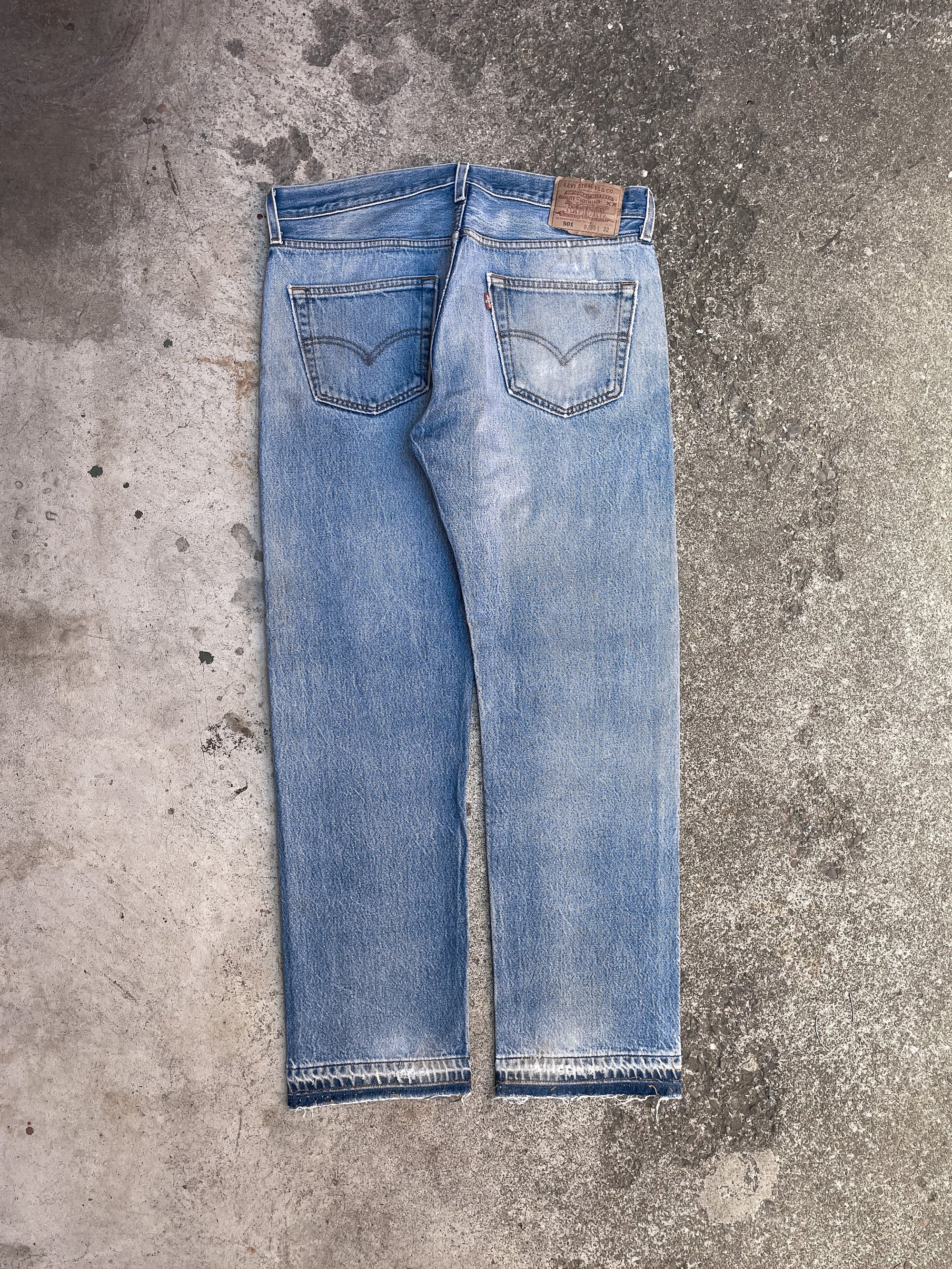 Vintage Levi’s Distressed Faded Blue 501 Released Hem (34X29)