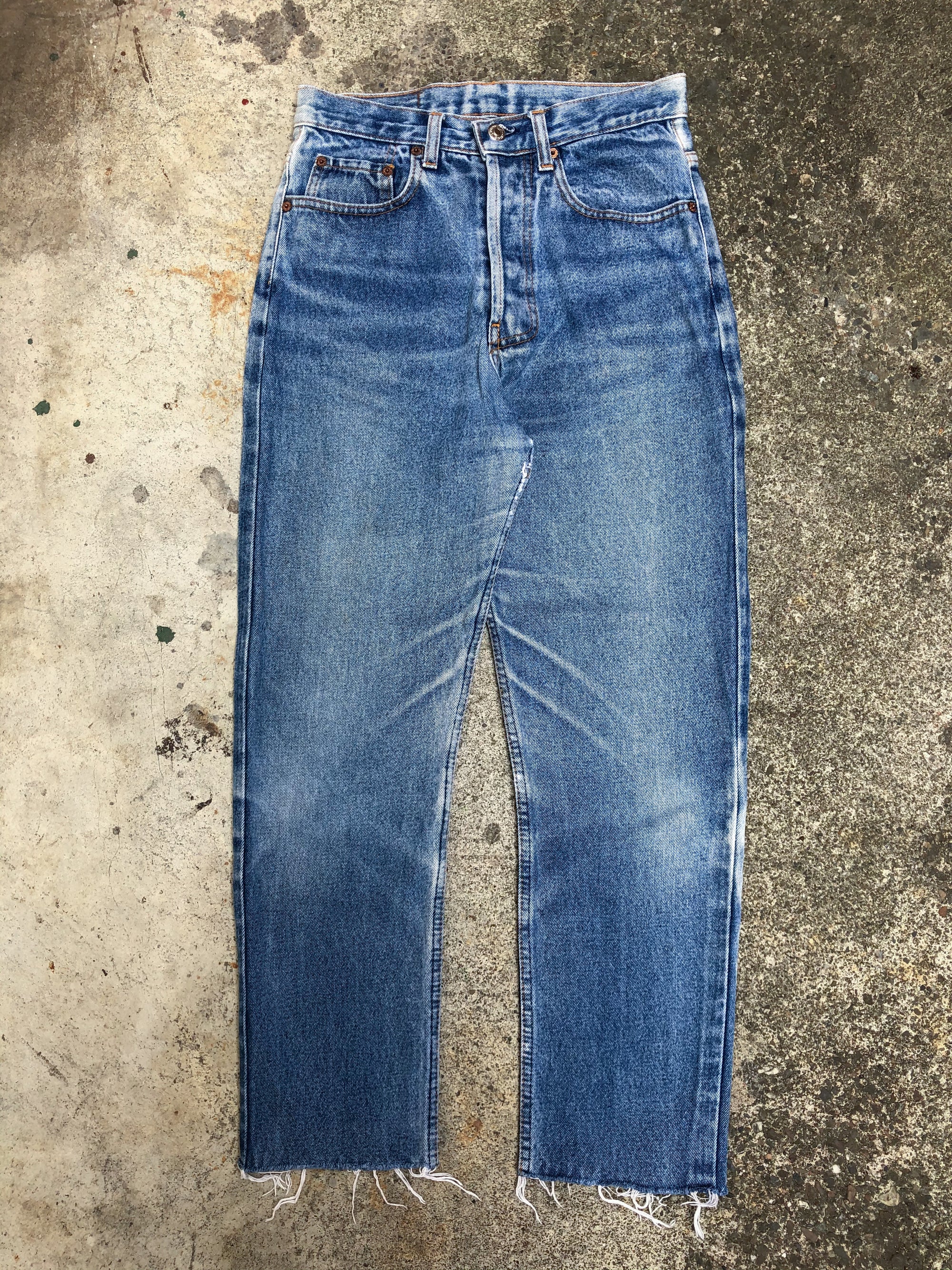 1990s Levis Sun Faded Blue Raw Hem 501 (28X26)