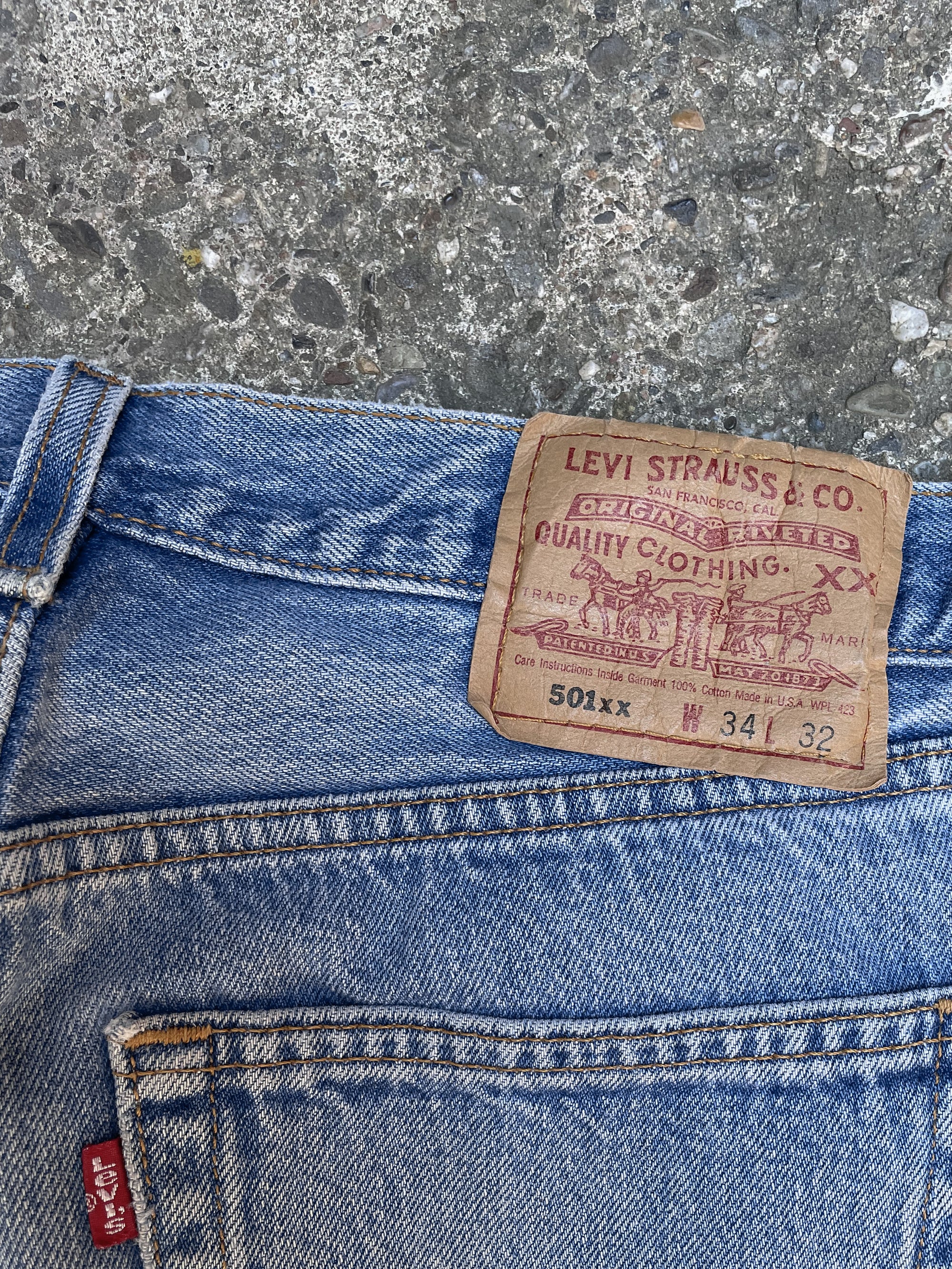 Vintage Levi’s Faded Blue 501 Released Hem (31X28)