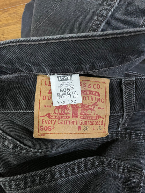 Vintage Levi’s Faded Black 505 (35X27)