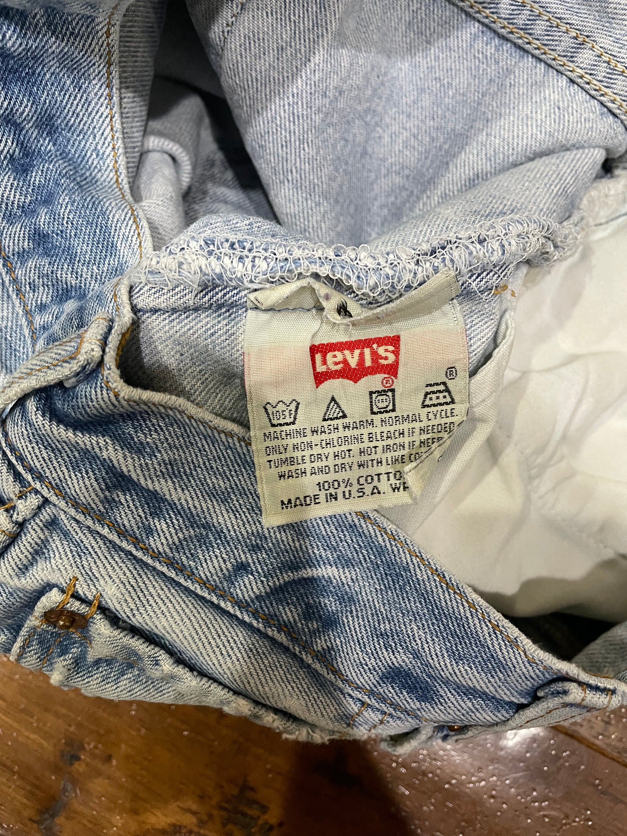 1990s Levi’s Faded Blue 501 Released Hem (30X29)