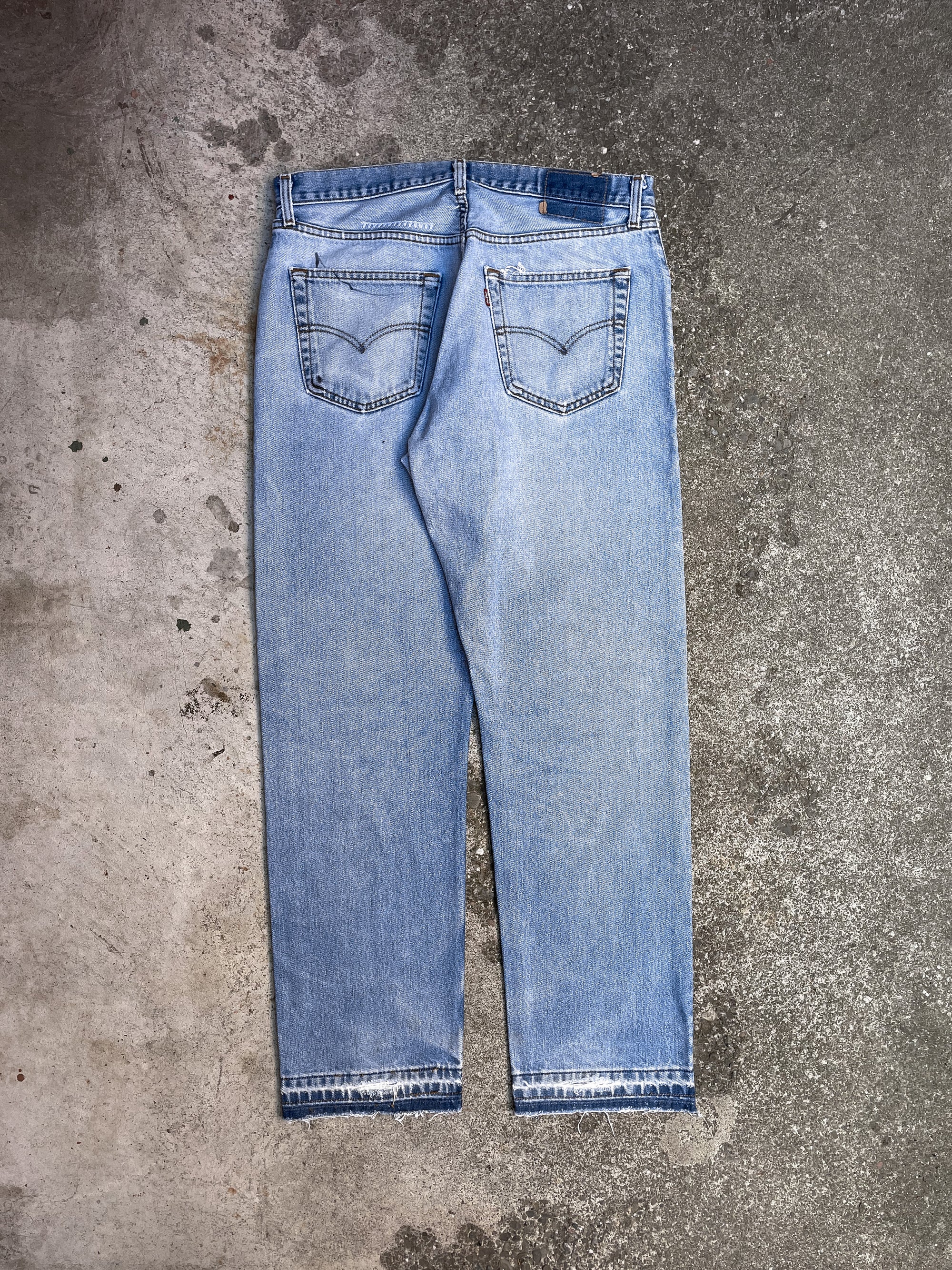 Vintage 00s Levi’s Repaired Faded Blue 522 Released Hem (34X31)