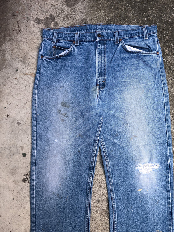 1990s Orange Tab Levis Distressed Blue 505 Released Hem (37X31)